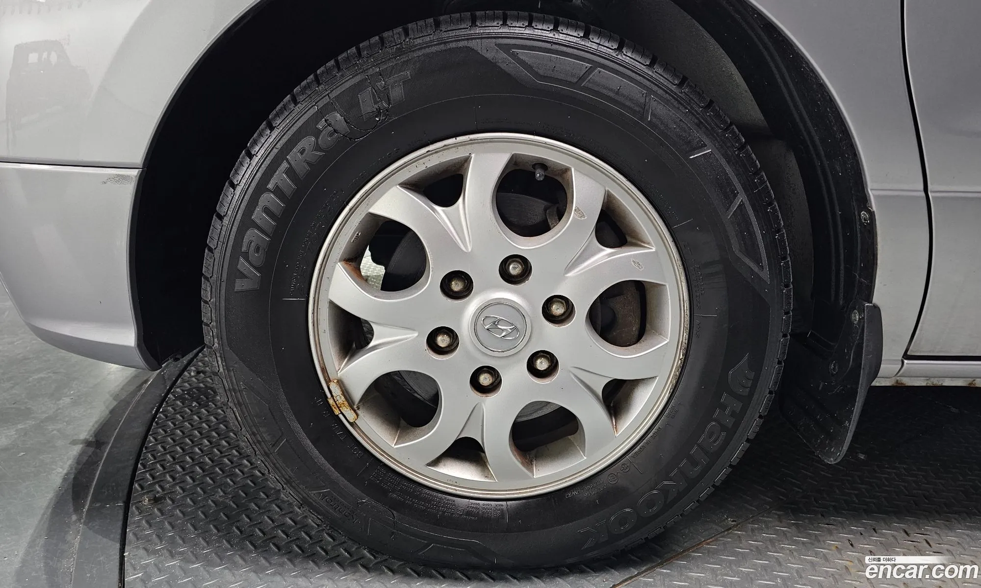 Hyundai Starex 5-Seater Van 2014 - фотография 12057232