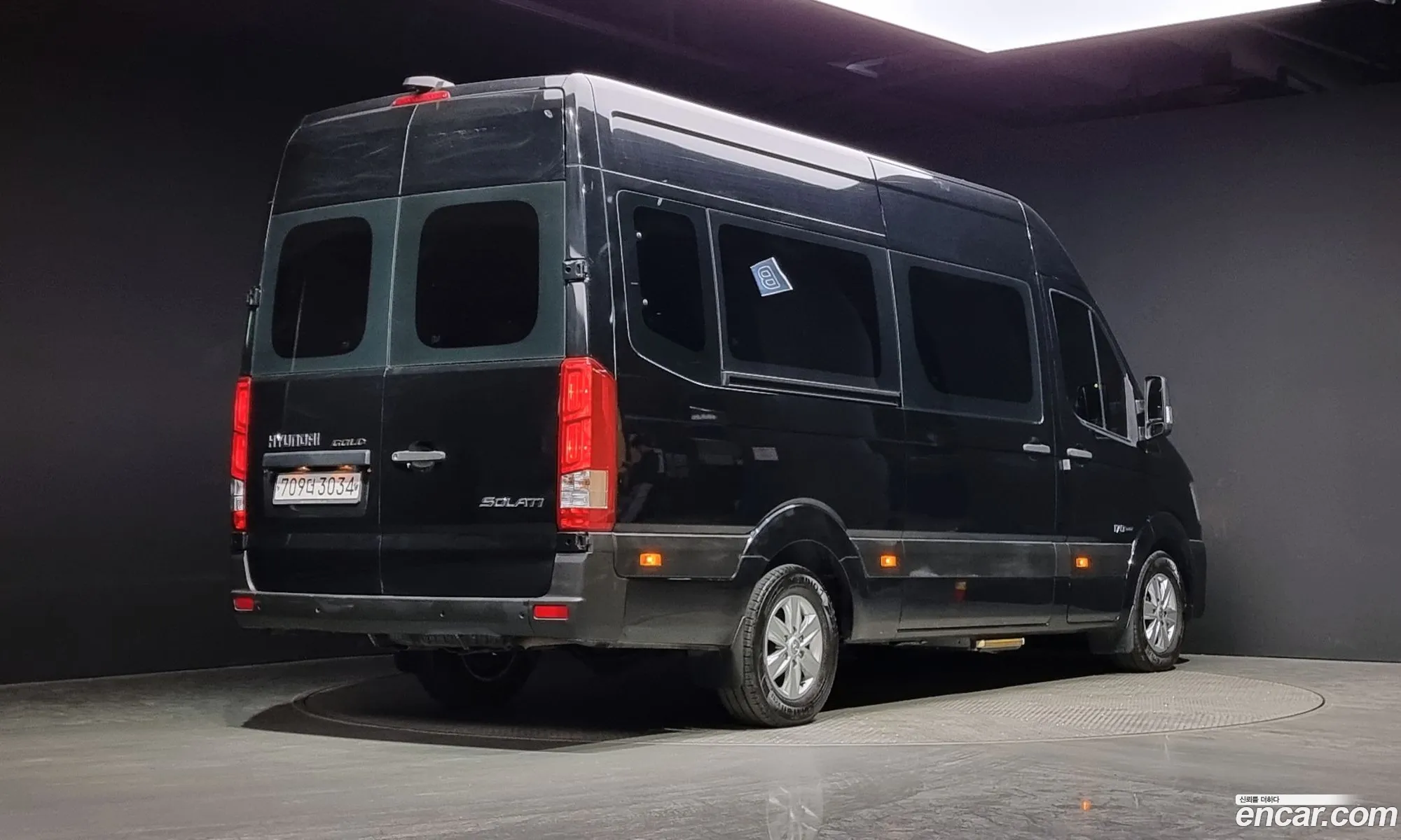 Hyundai Solati 16-Seater Deluxe - фотография 14150969