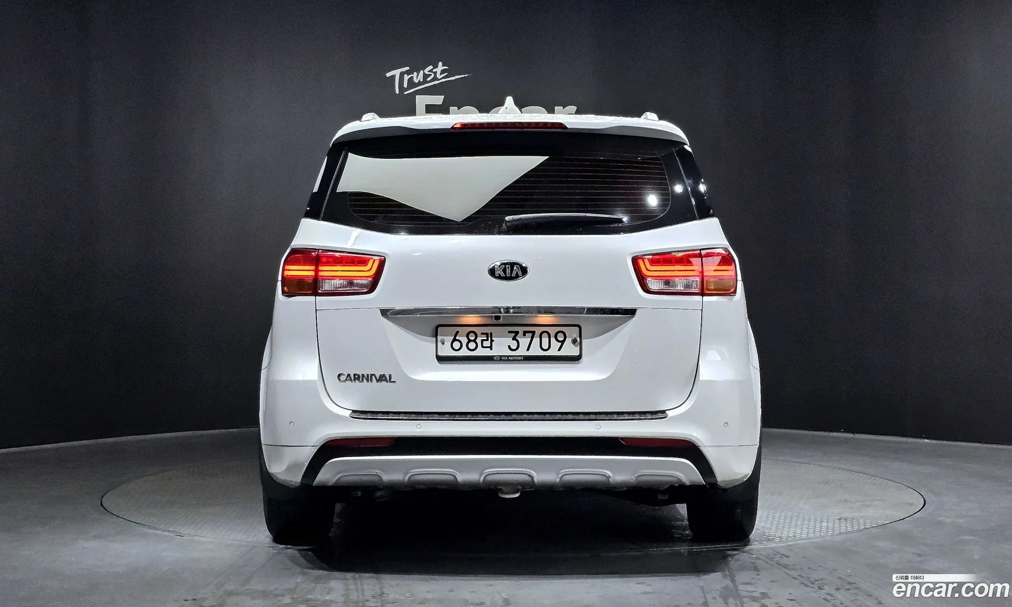 Kia Carnival 9-Seater Noblesse Special 2018 - фотография 19018529
