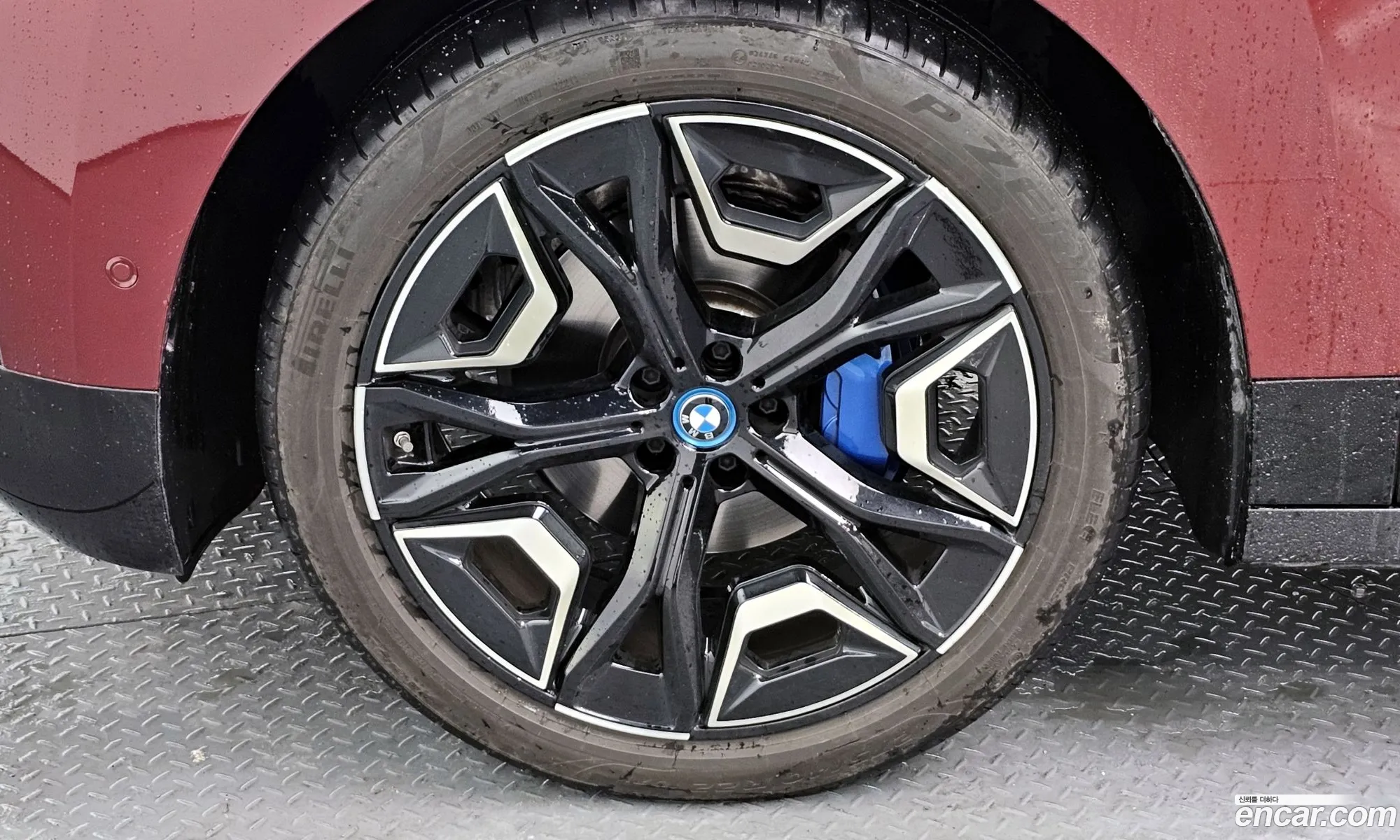 BMW Ix xDrive50 First Edition - фотография 263327