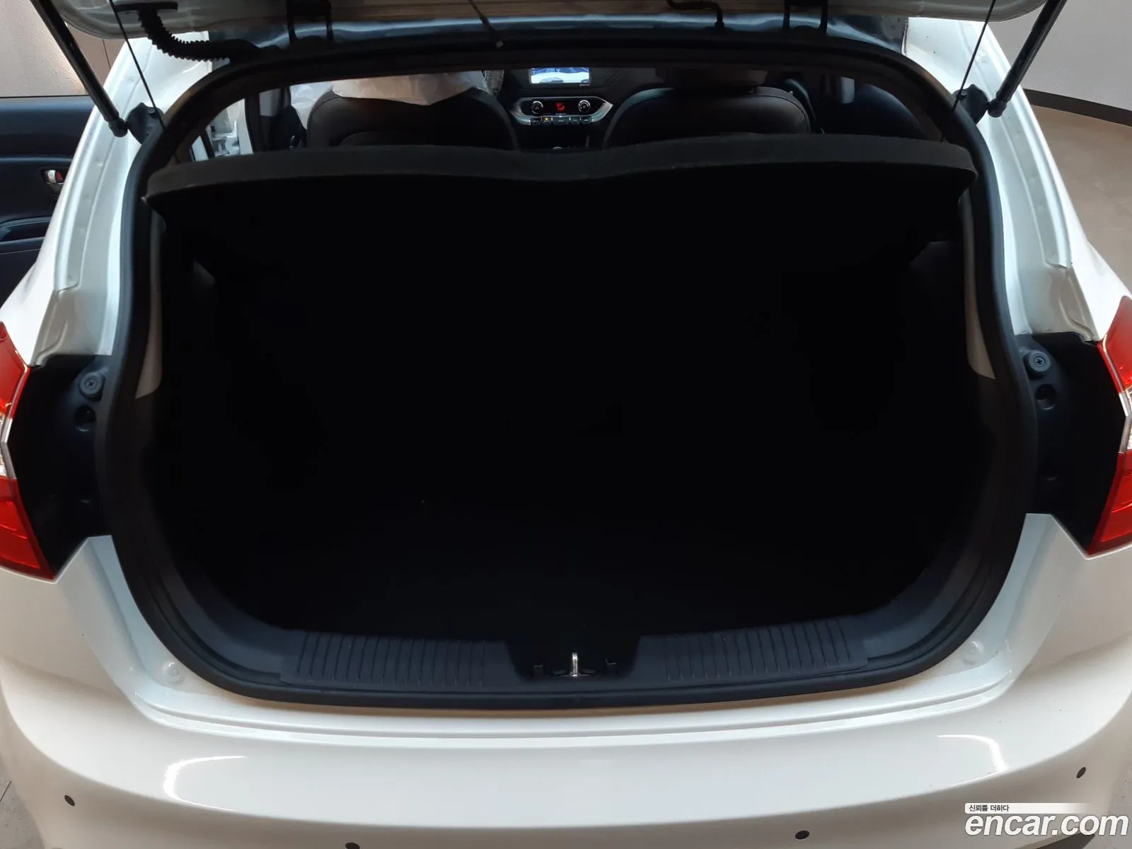Kia Pride Iii 16 Gdi Hatchback 2011 - фотография 12436177
