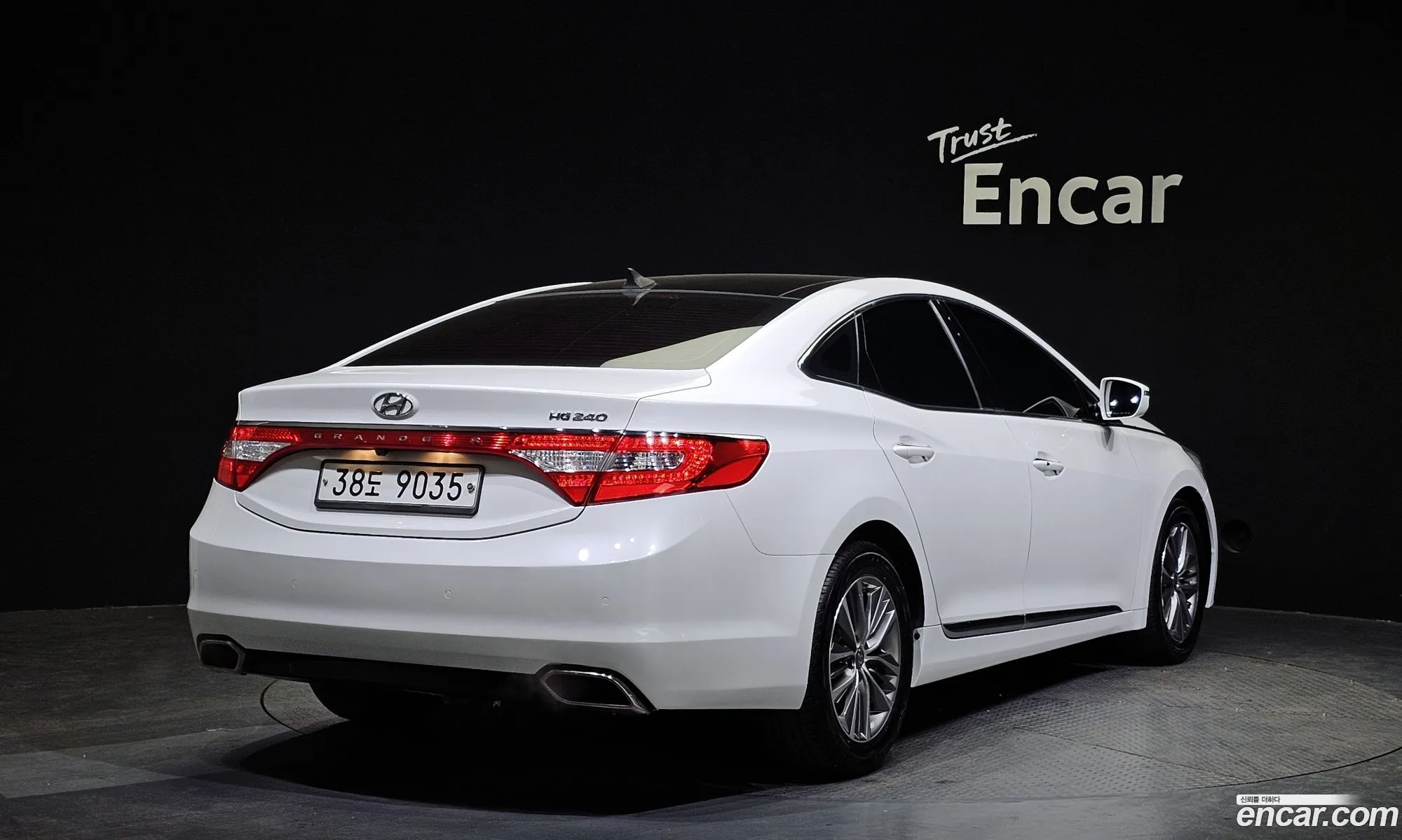 Hyundai Grandeur V Hg240 Modern 2015 - фотография 12492456