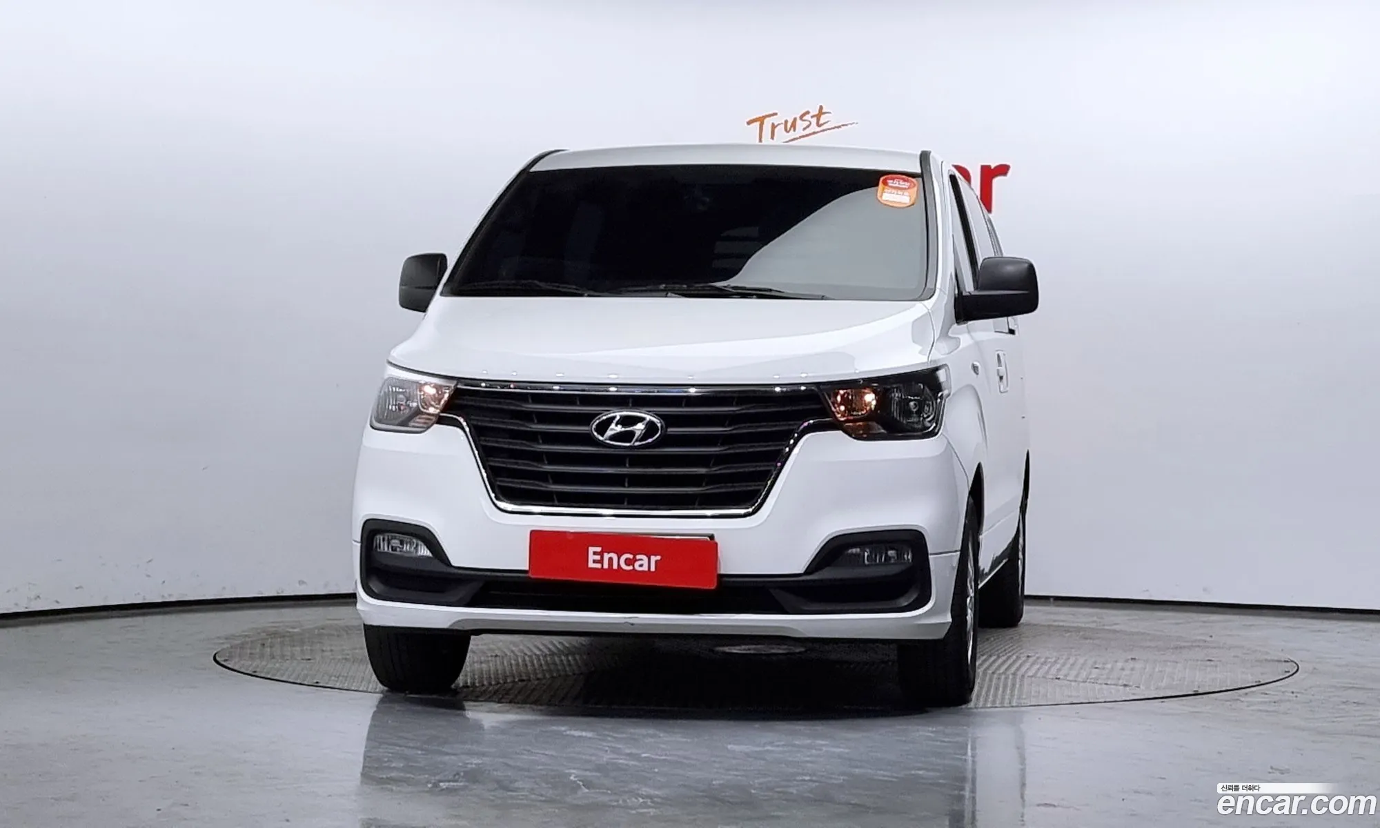 Hyundai Starex 5 Seater Van 2019 - фотография 15161023