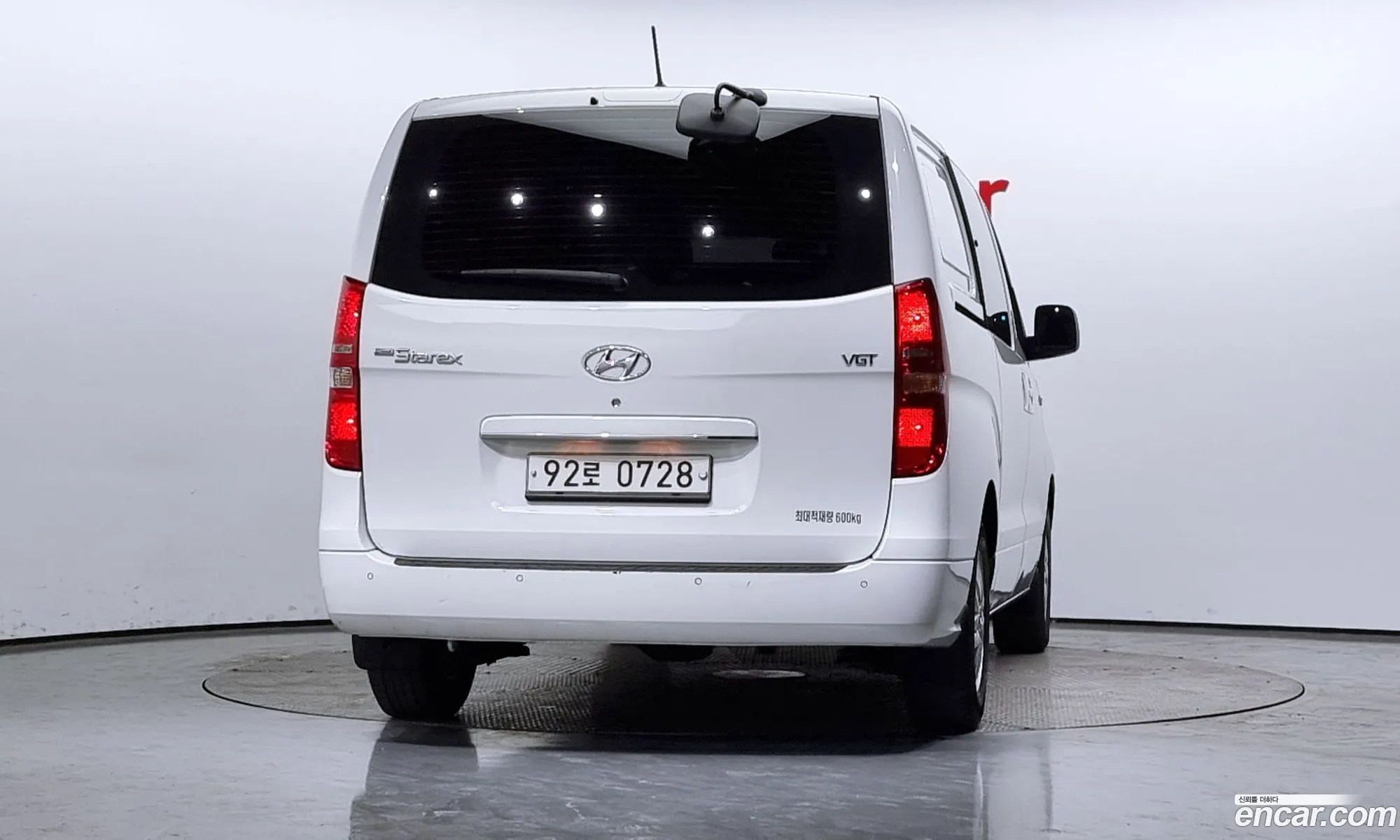 Hyundai Starex 5 Seater Van 2019 - фотография 15161024