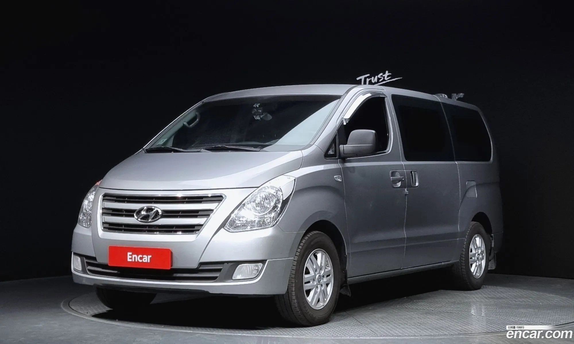 Hyundai Grand Starex 3-Seater Van Modern - фотография 15907295