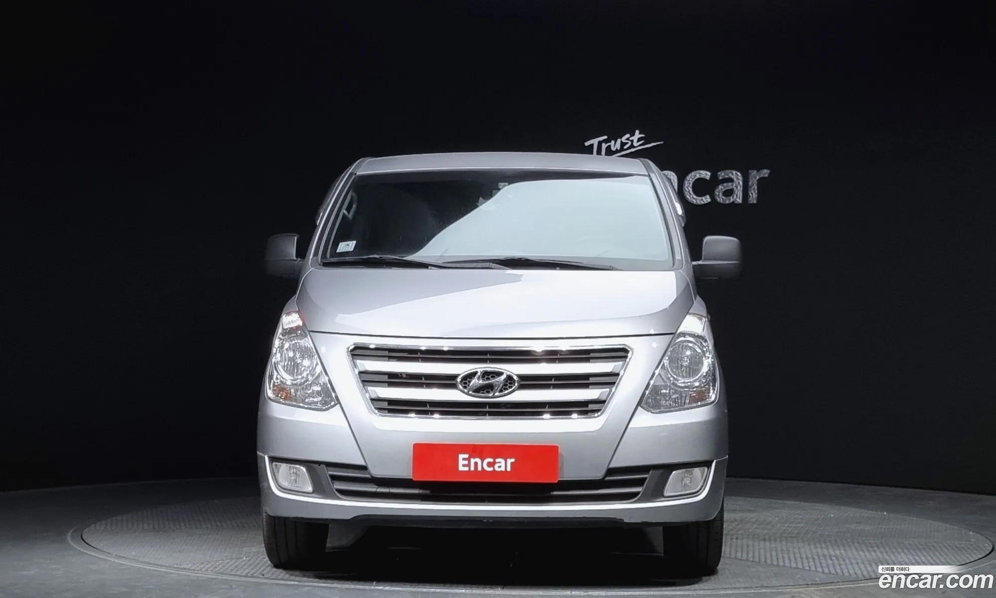 Hyundai Grand Starex 3-Seater Van Modern - фотография 15907297
