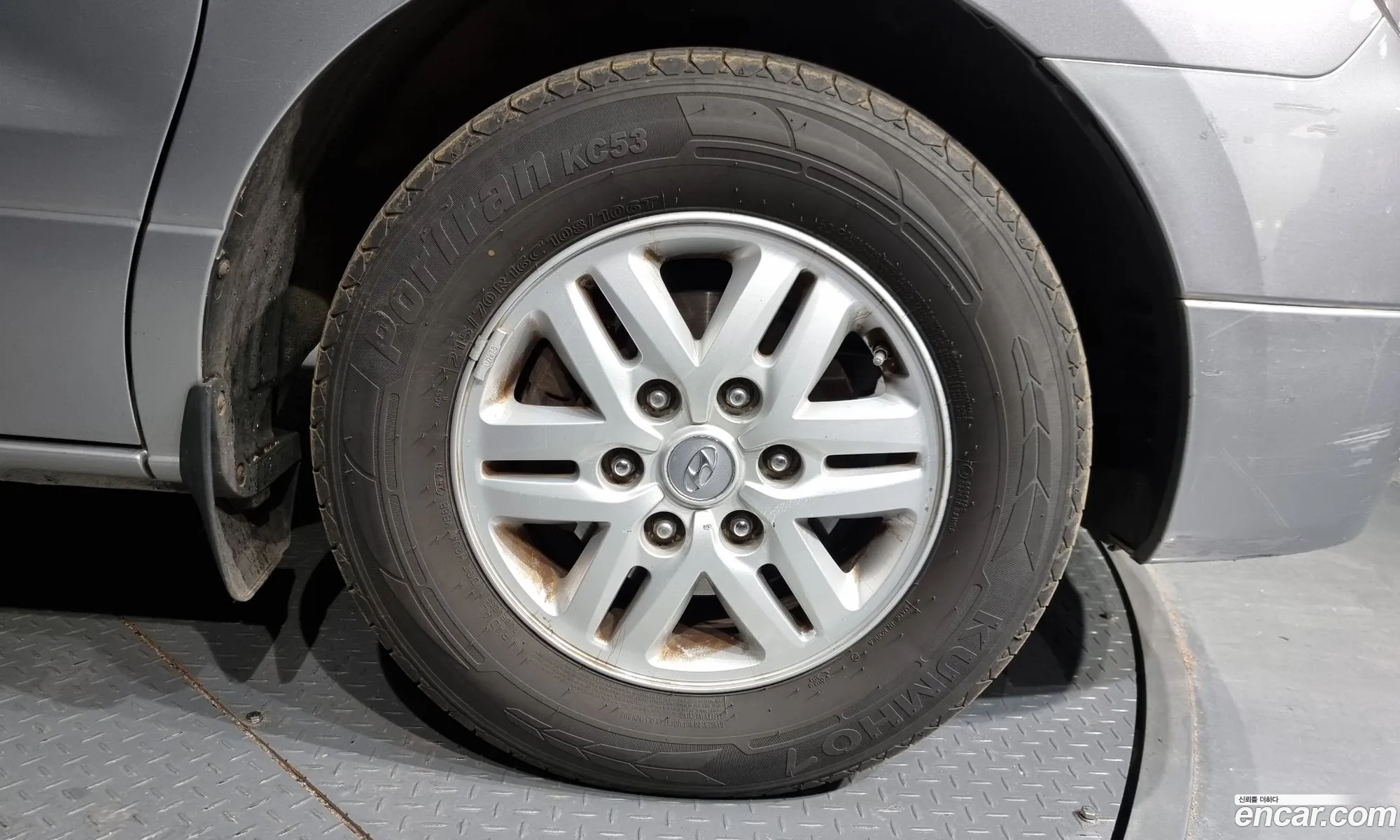 Hyundai Grand Starex 3-Seater Van Modern - фотография 15907299