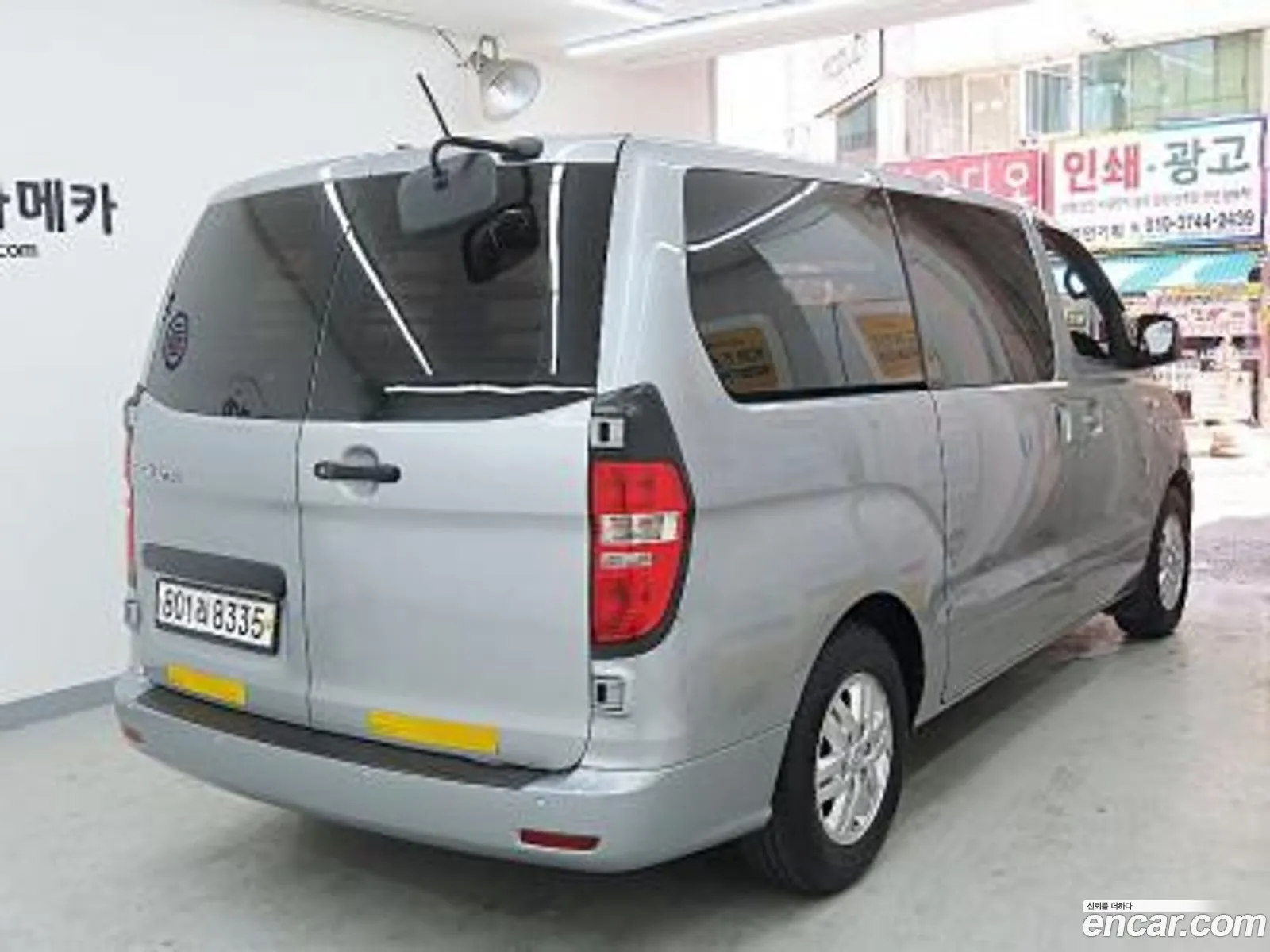 Hyundai Starex 3-Seater Van 2020 - фотография 13585515