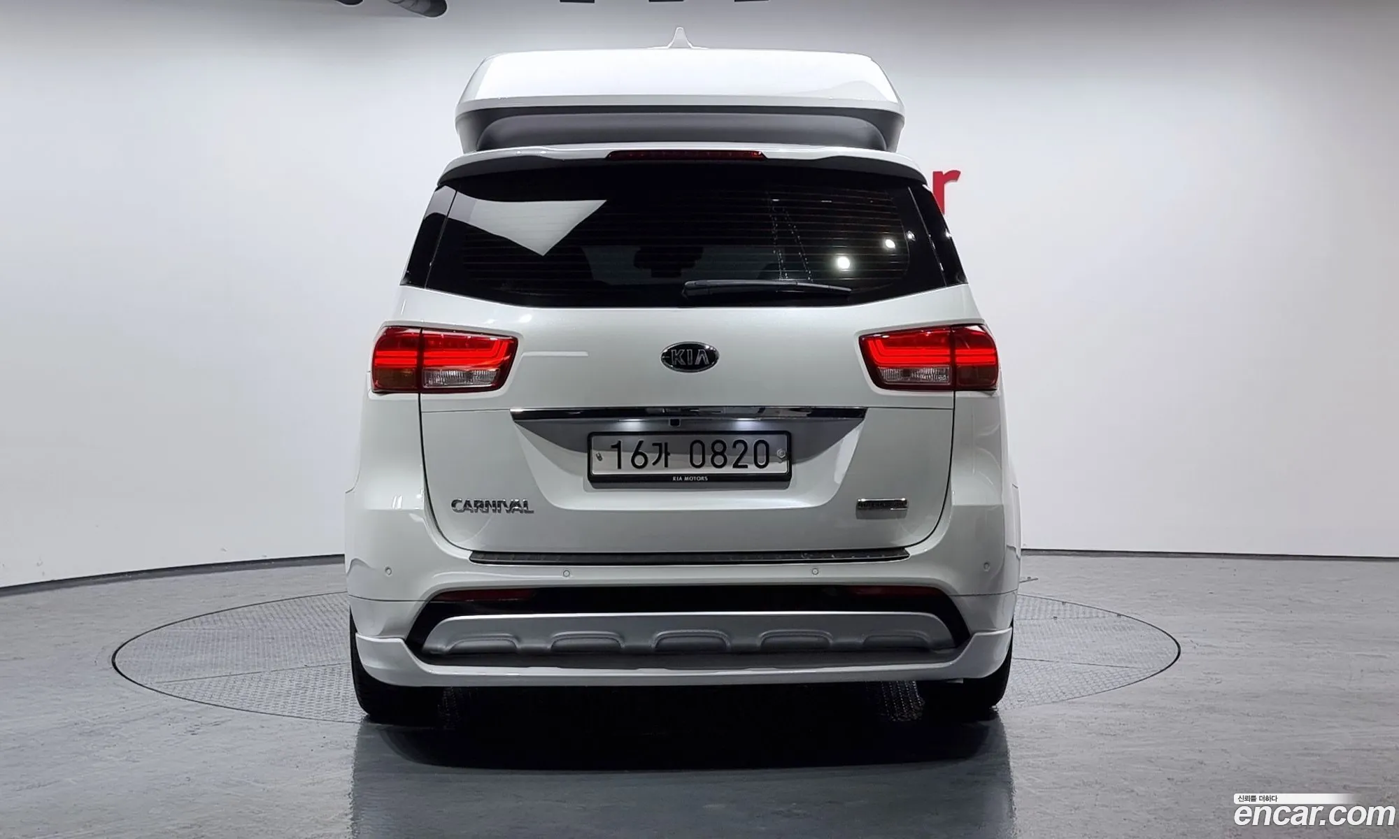 Kia Carnival 9-Seater High Limousine 2016 - фотография 15815069