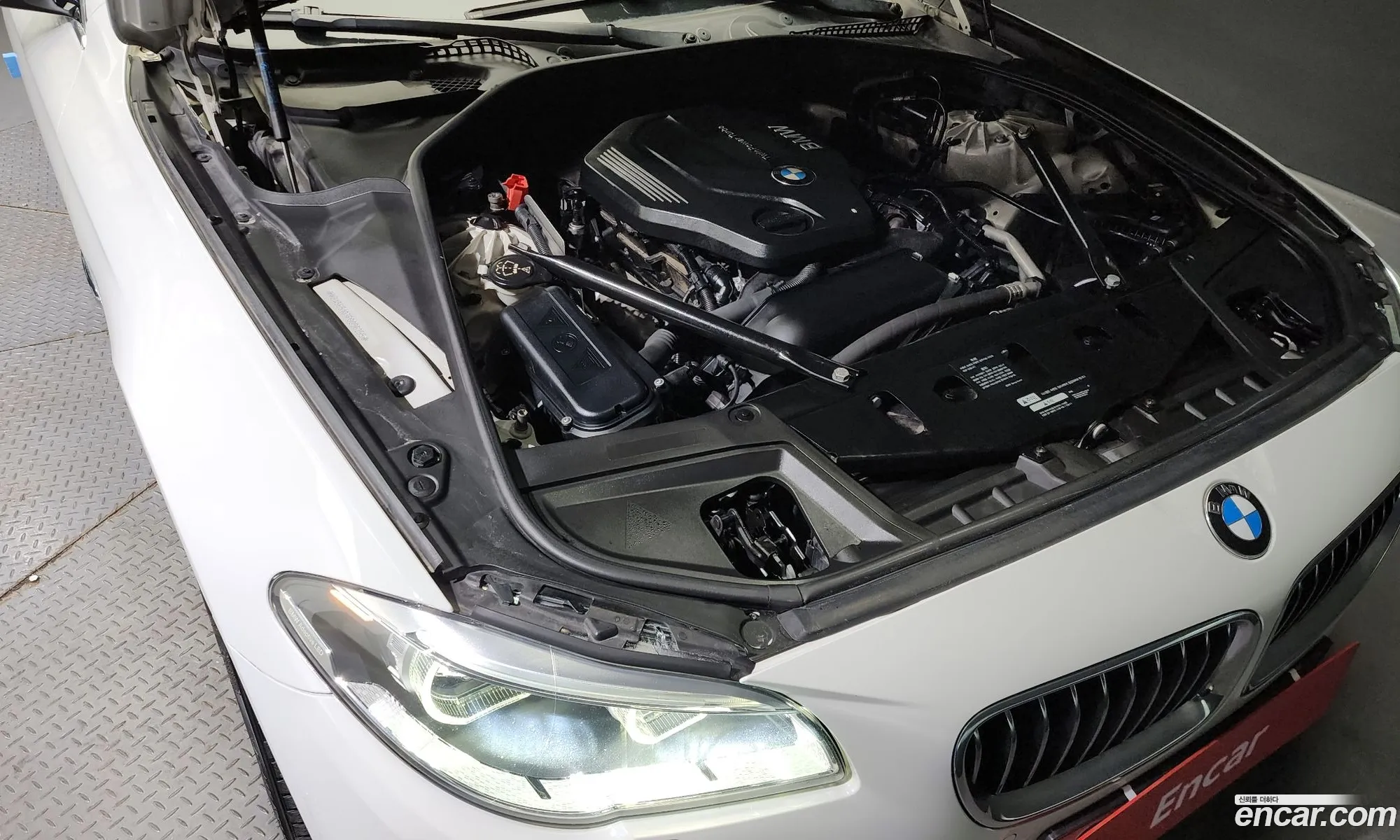 BMW 5Er Vi F10F11F07 520D Luxury 2015 - фотография 965397