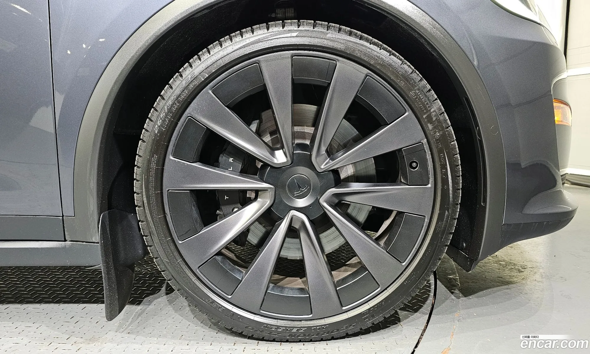 Tesla Model X Awd 2023 - фотография 14550644