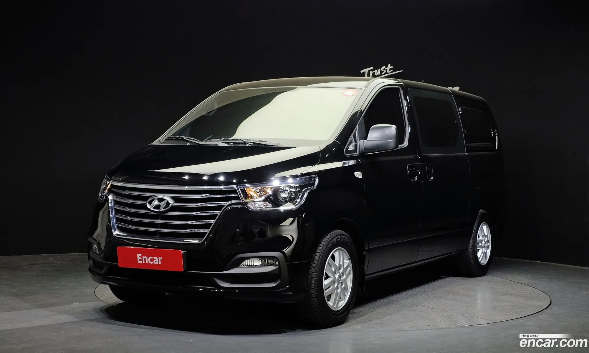Hyundai Starex 5 Seater Van 2021 - фотография 12077126