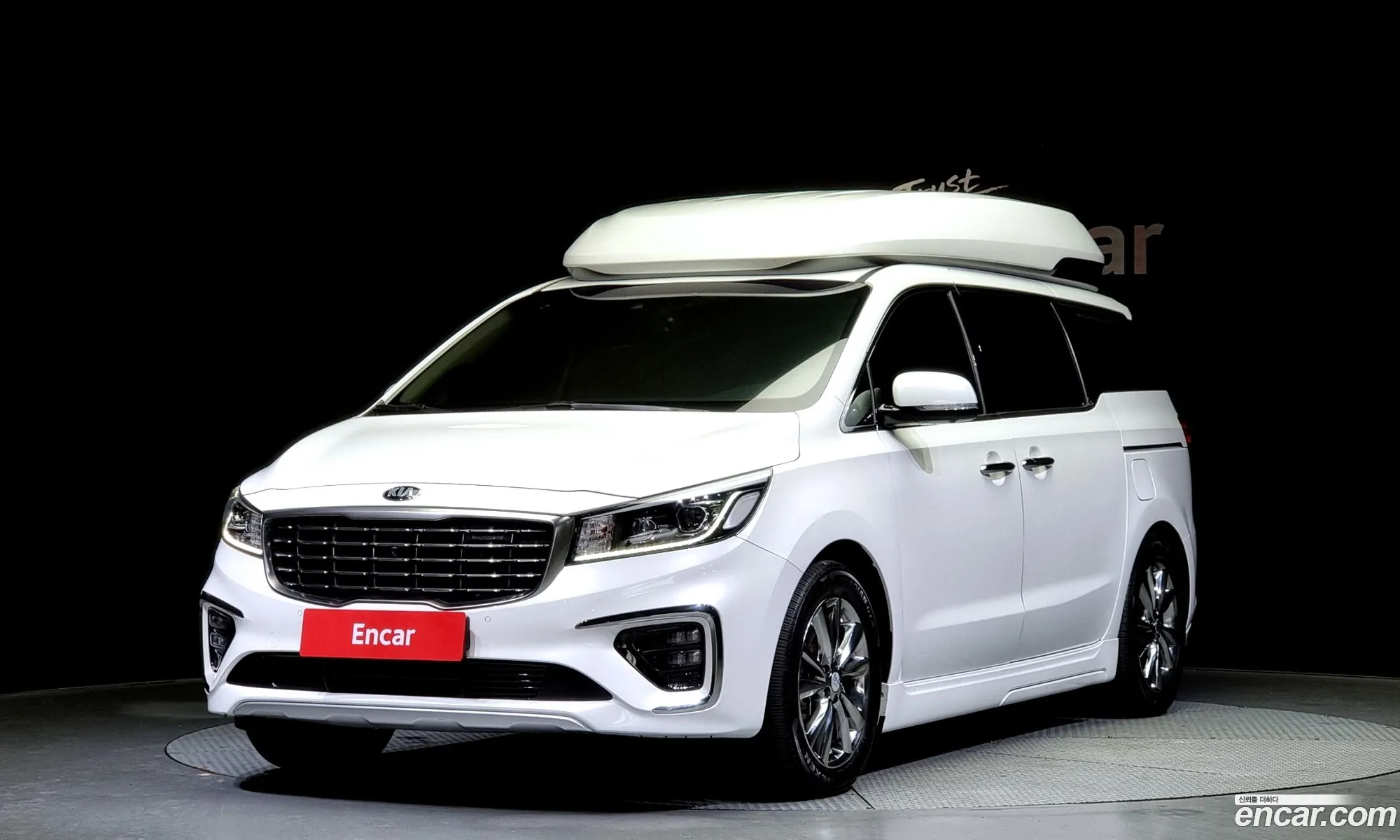 Kia Carnival Iii 9-Seater High Limousine 2018 - фотография 12399491