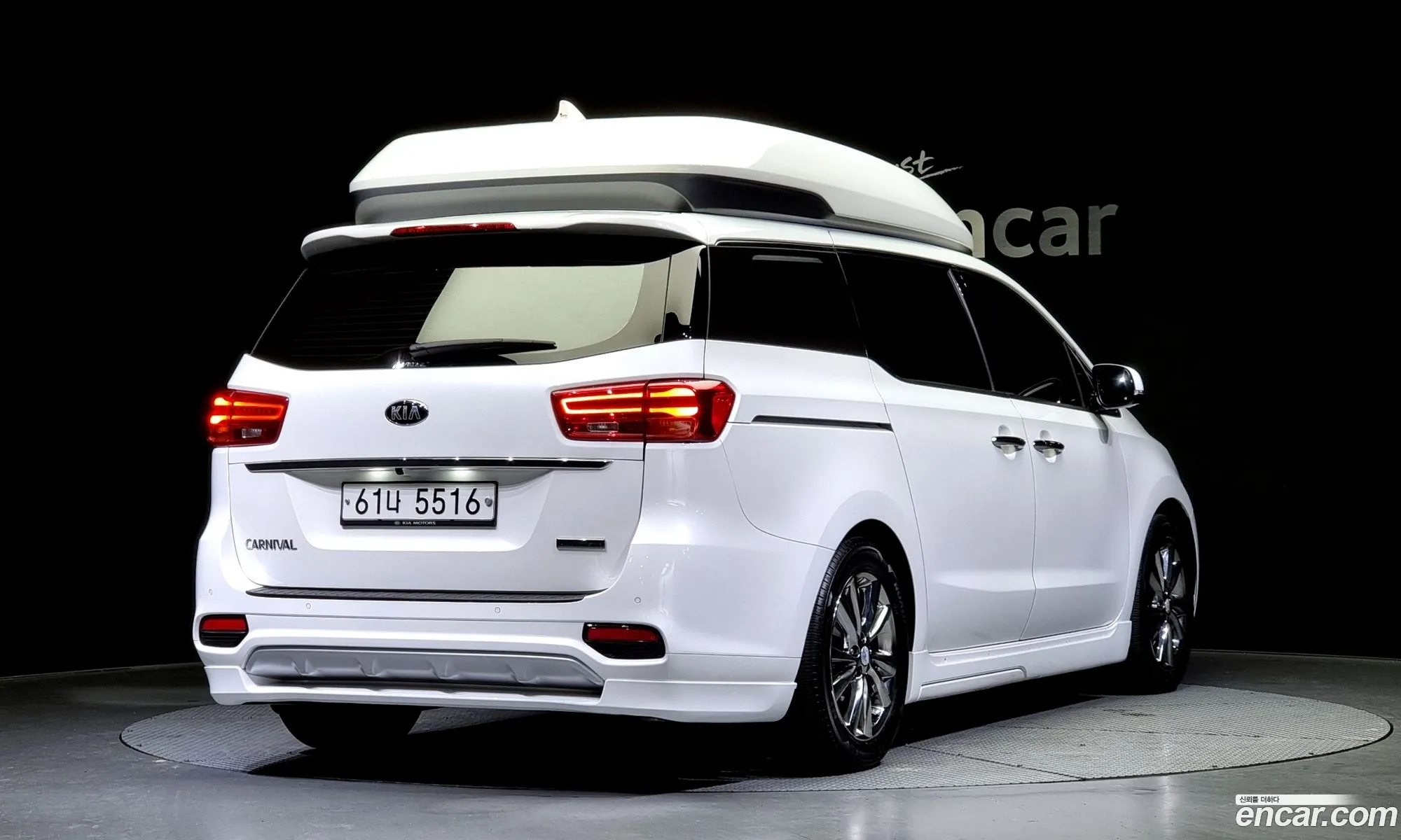 Kia Carnival Iii 9-Seater High Limousine 2018 - фотография 12399492