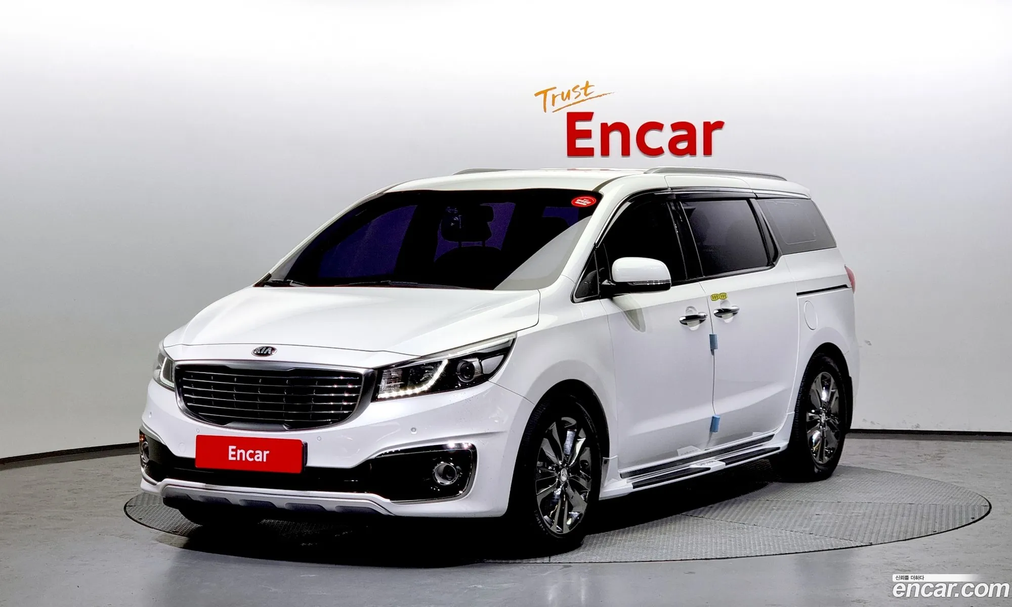 Kia Carnival 9-Seater Prestige 2018 - фотография 18837399