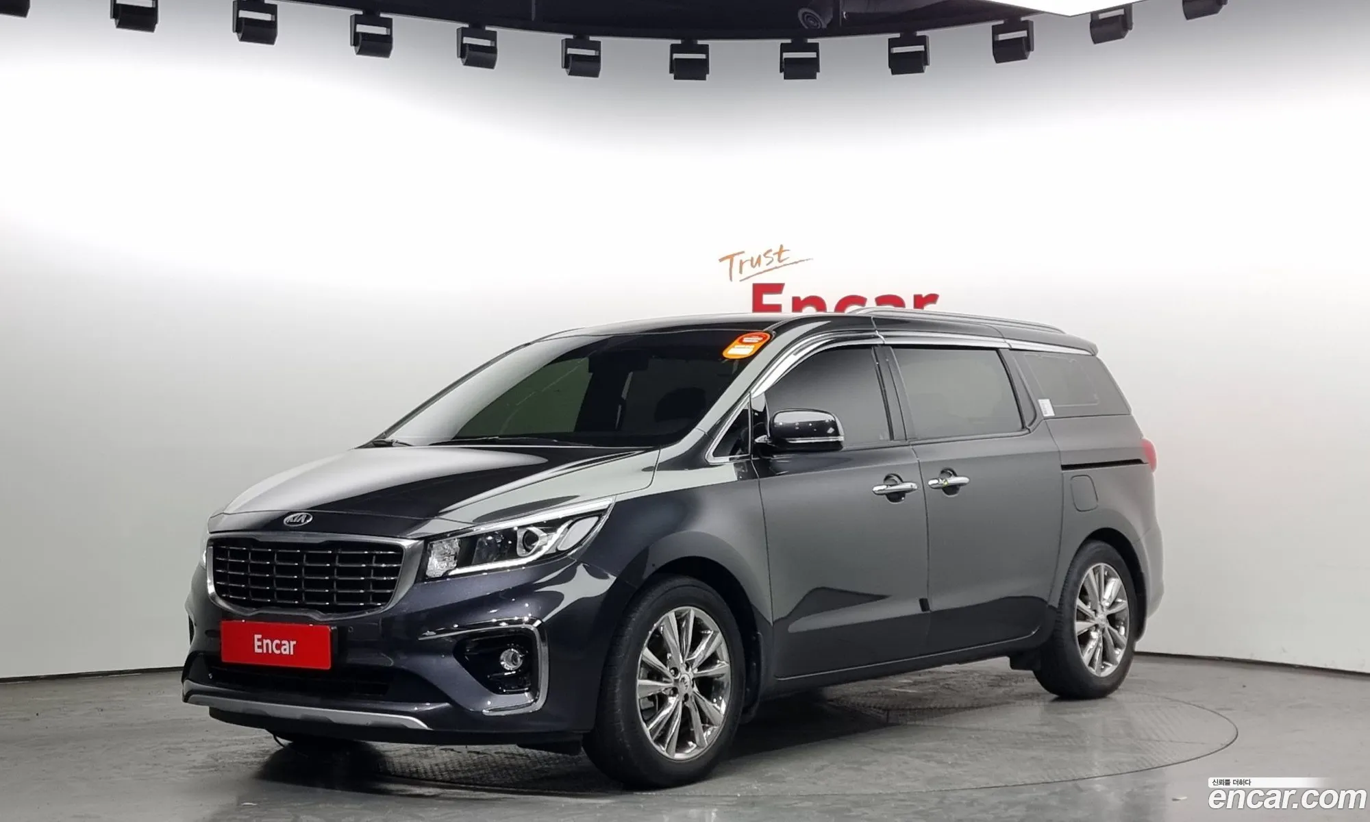 Kia Carnival 9-Seater Prestige 2020 - фотография 11627383
