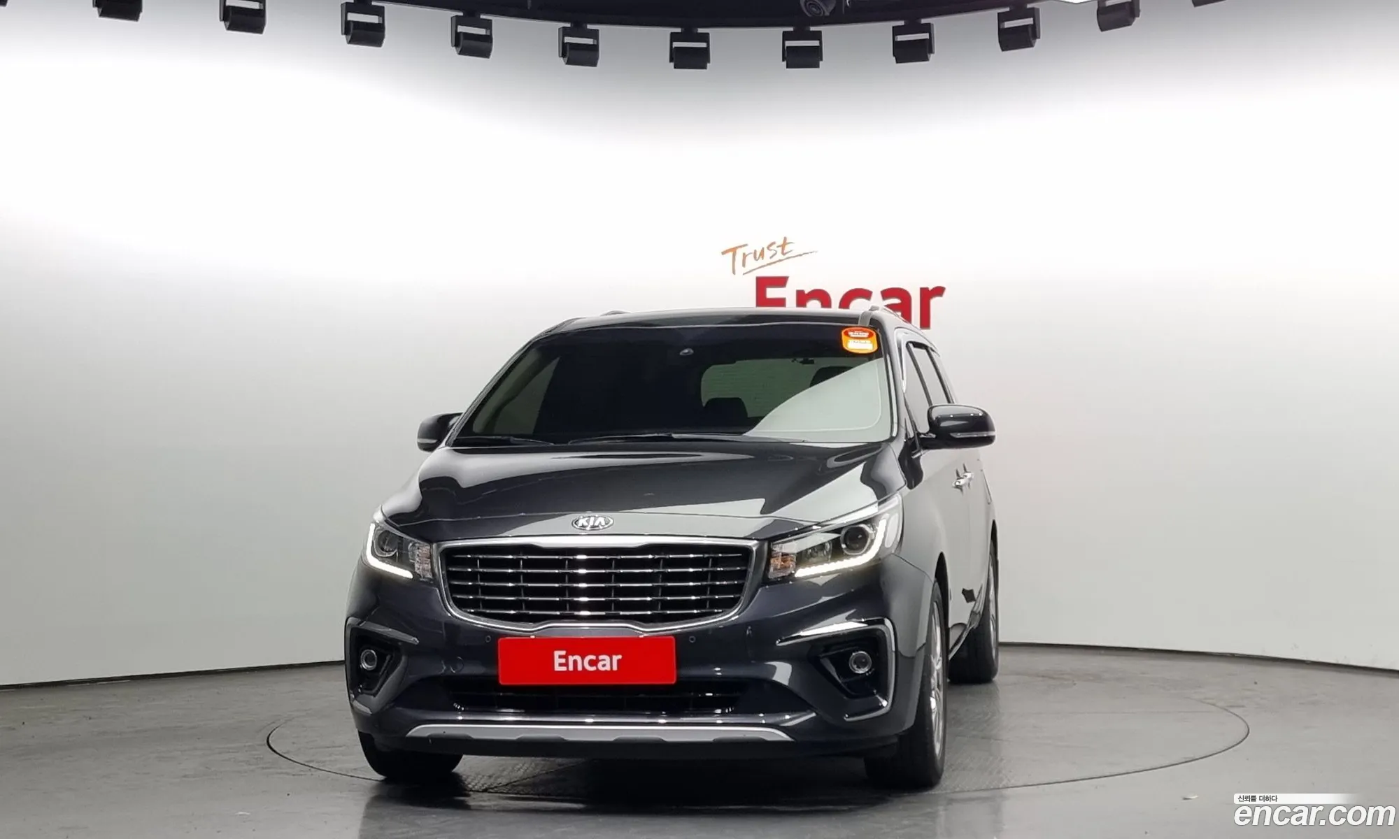 Kia Carnival 9-Seater Prestige 2020 - фотография 11627386