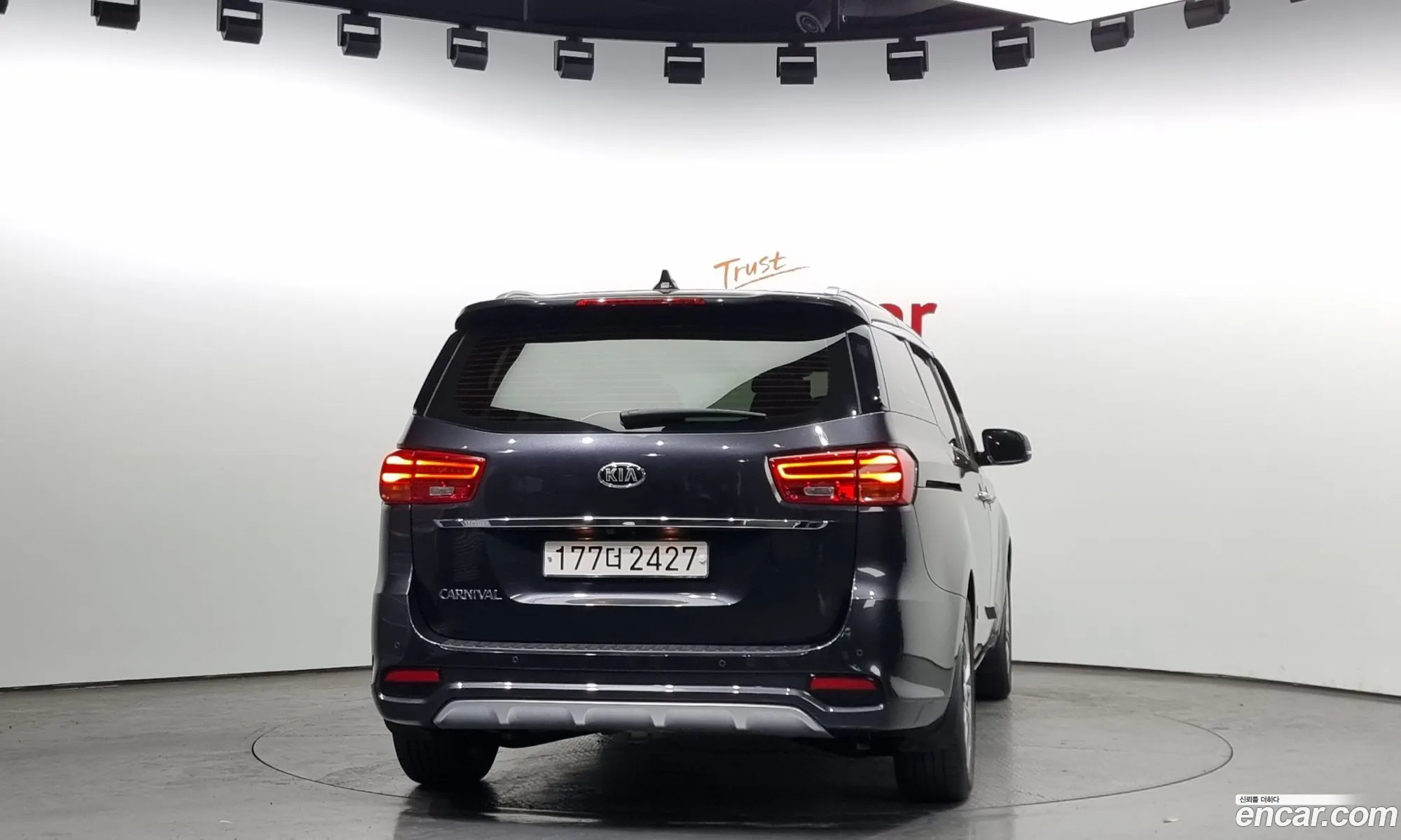 Kia Carnival 9-Seater Prestige 2020 - фотография 11627387