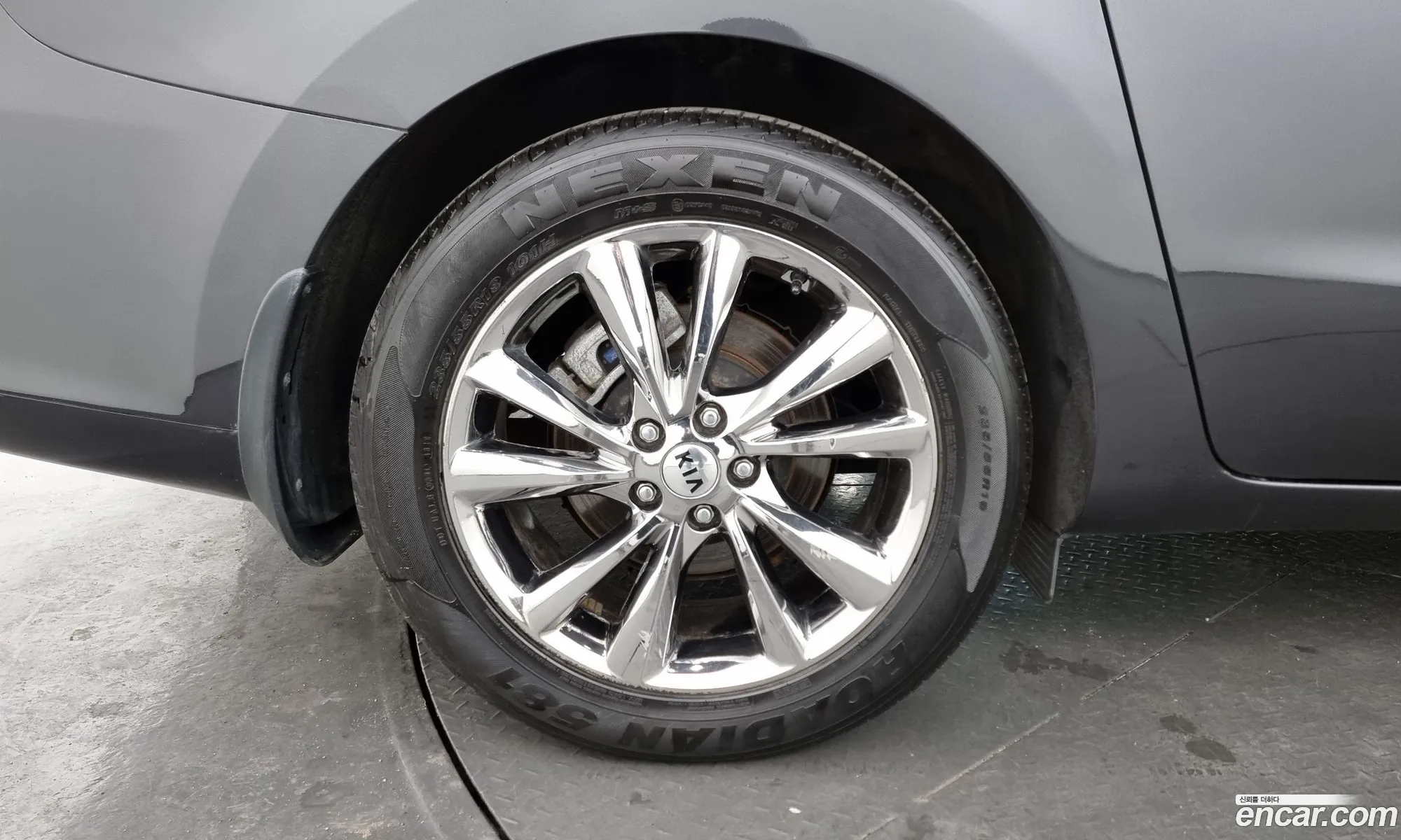 Kia Carnival 9-Seater Prestige 2020 - фотография 11627388