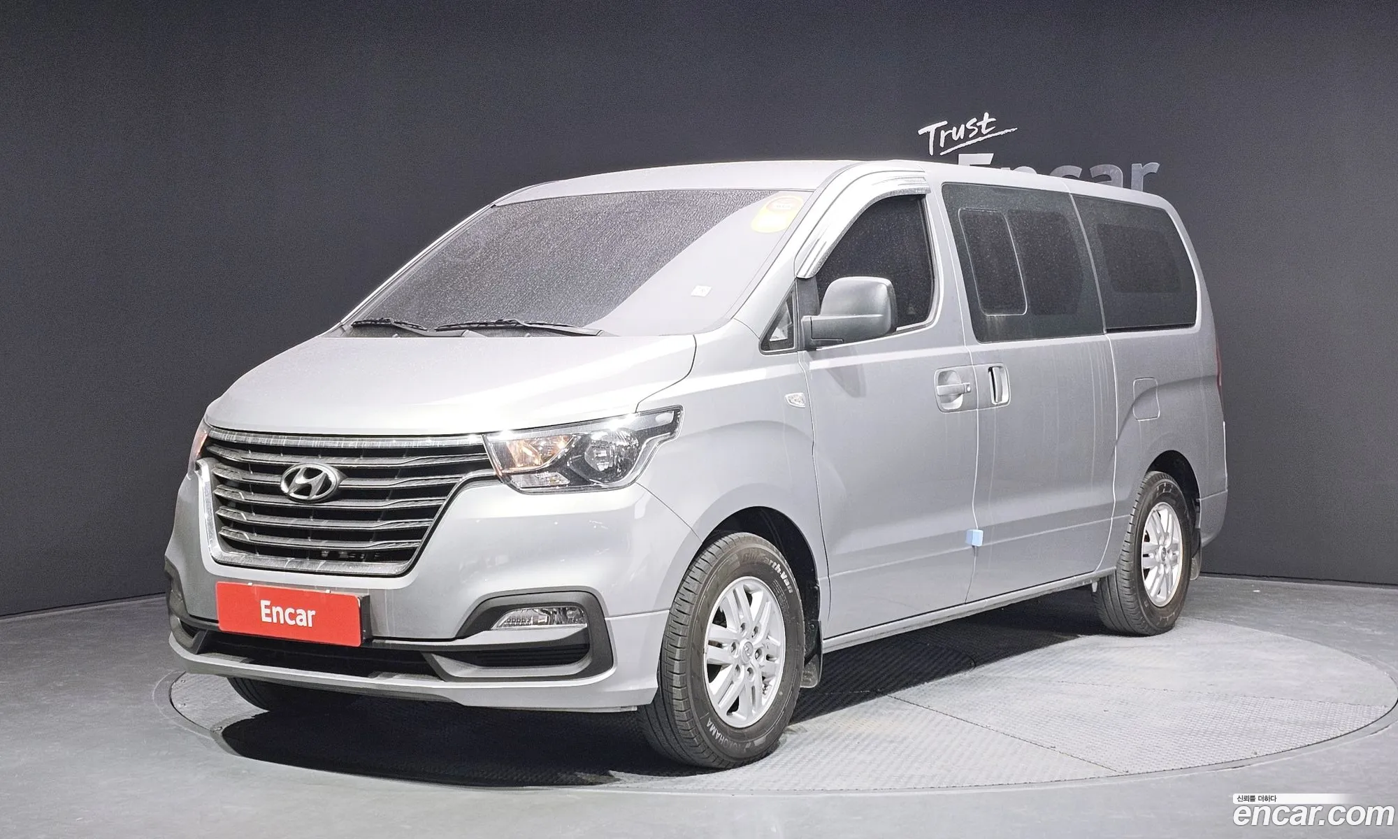 Hyundai Starex 5 Seater Van 2020 - фотография 15931422