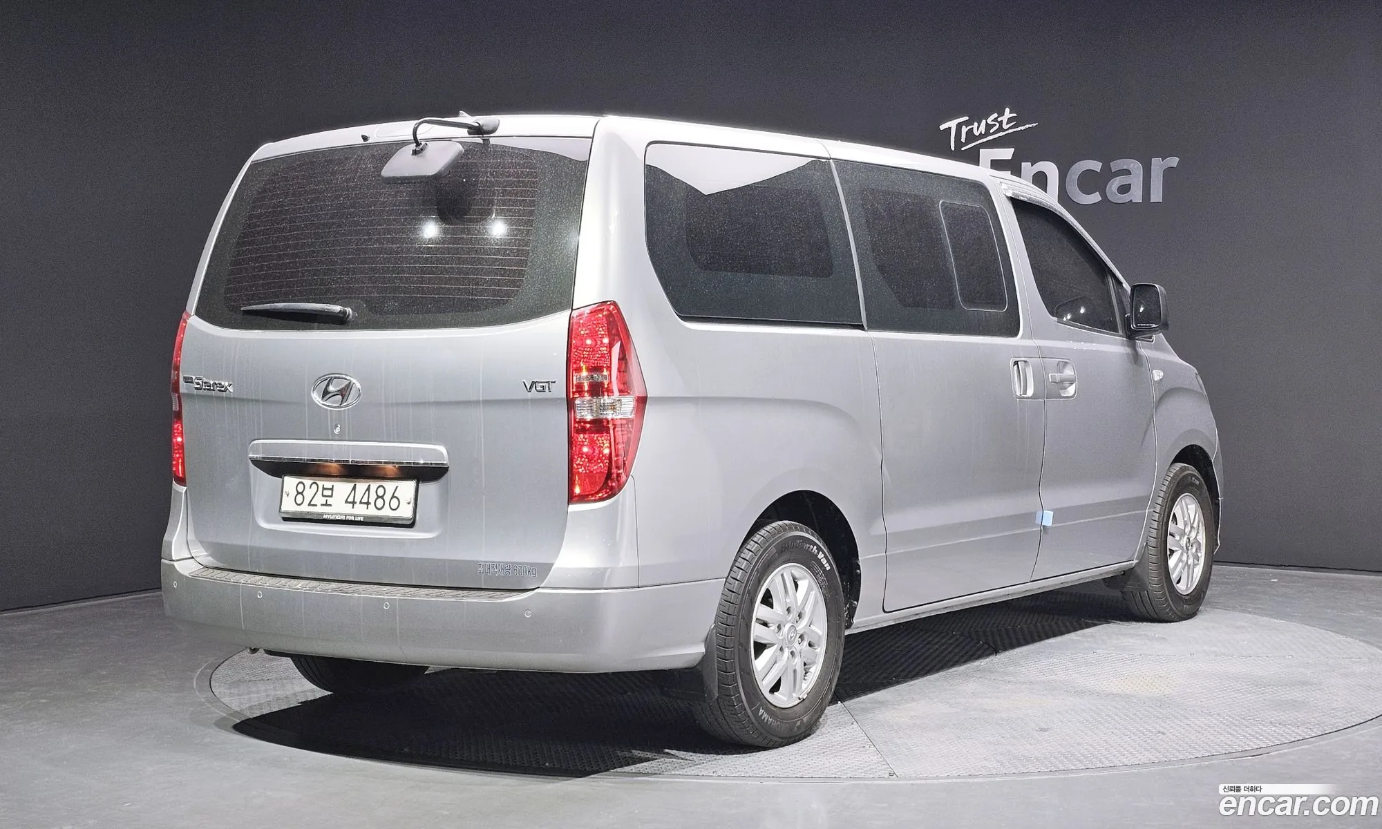 Hyundai Starex 5 Seater Van 2020 - фотография 15931423