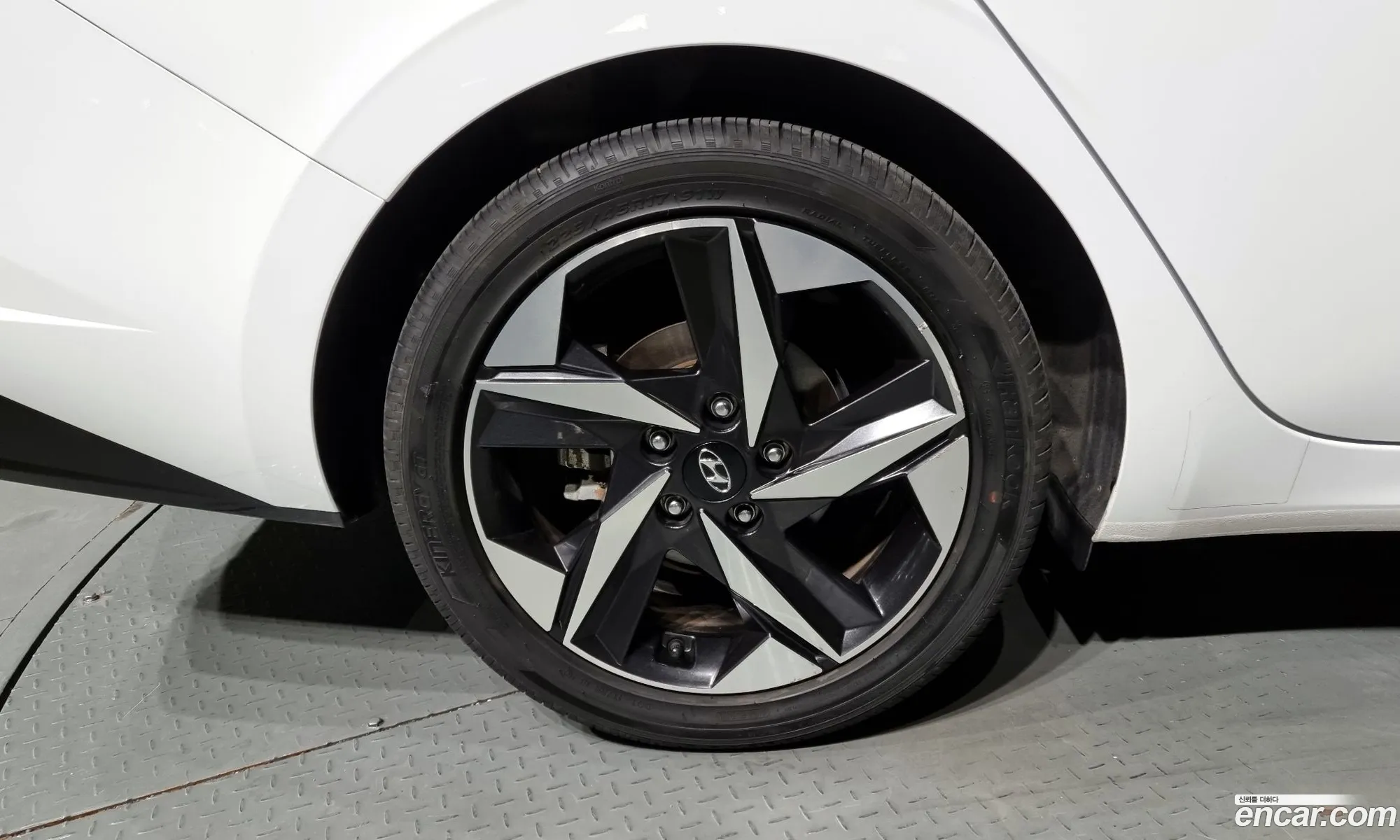 Hyundai Avante Hybrid Cn7 Inspiration - фотография 12067069