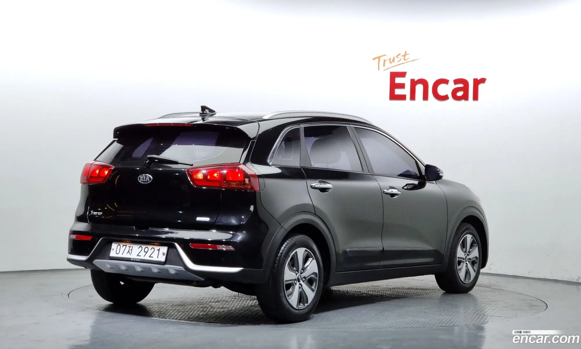 Kia Niro I Luxury 2018 - фотография 11296841