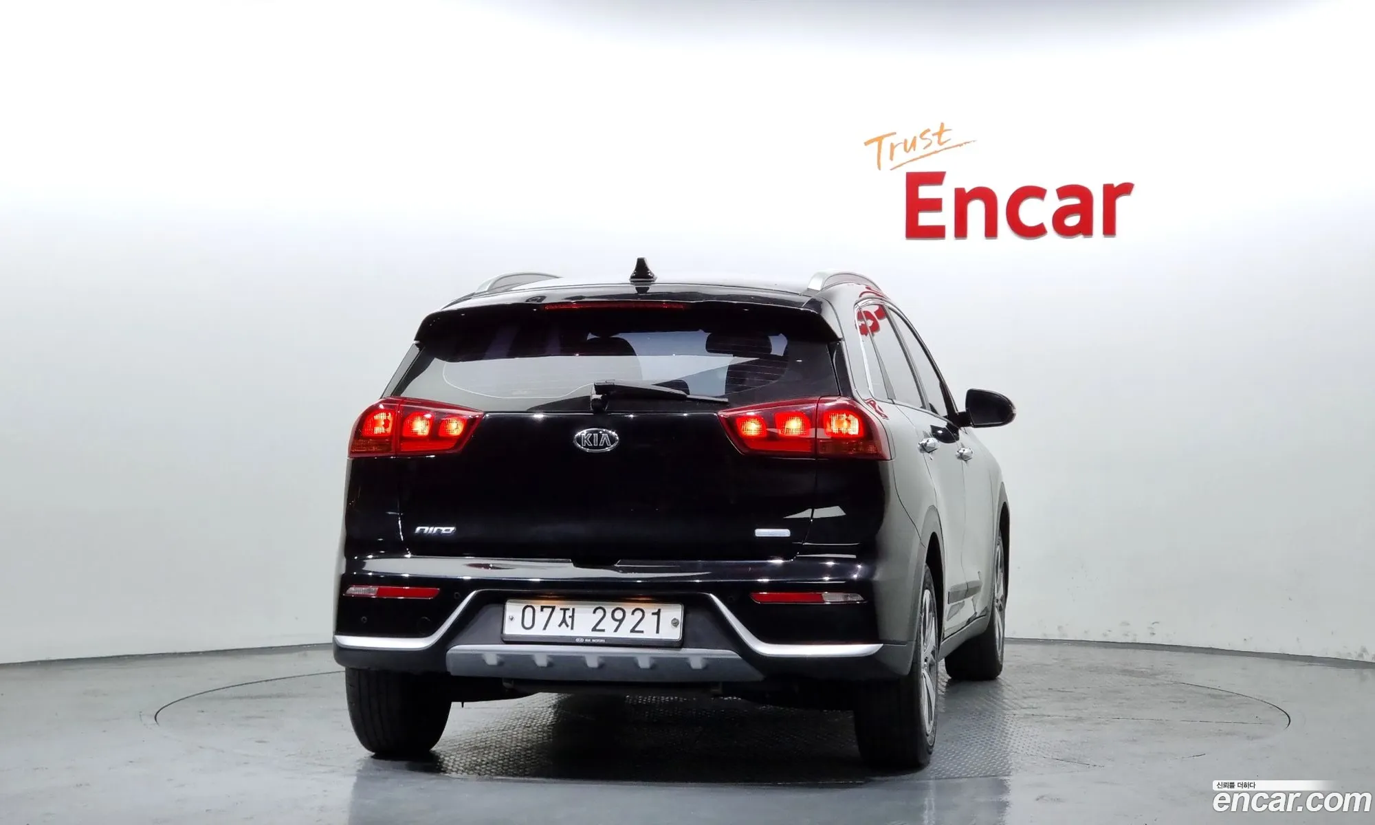 Kia Niro I Luxury 2018 - фотография 11296843