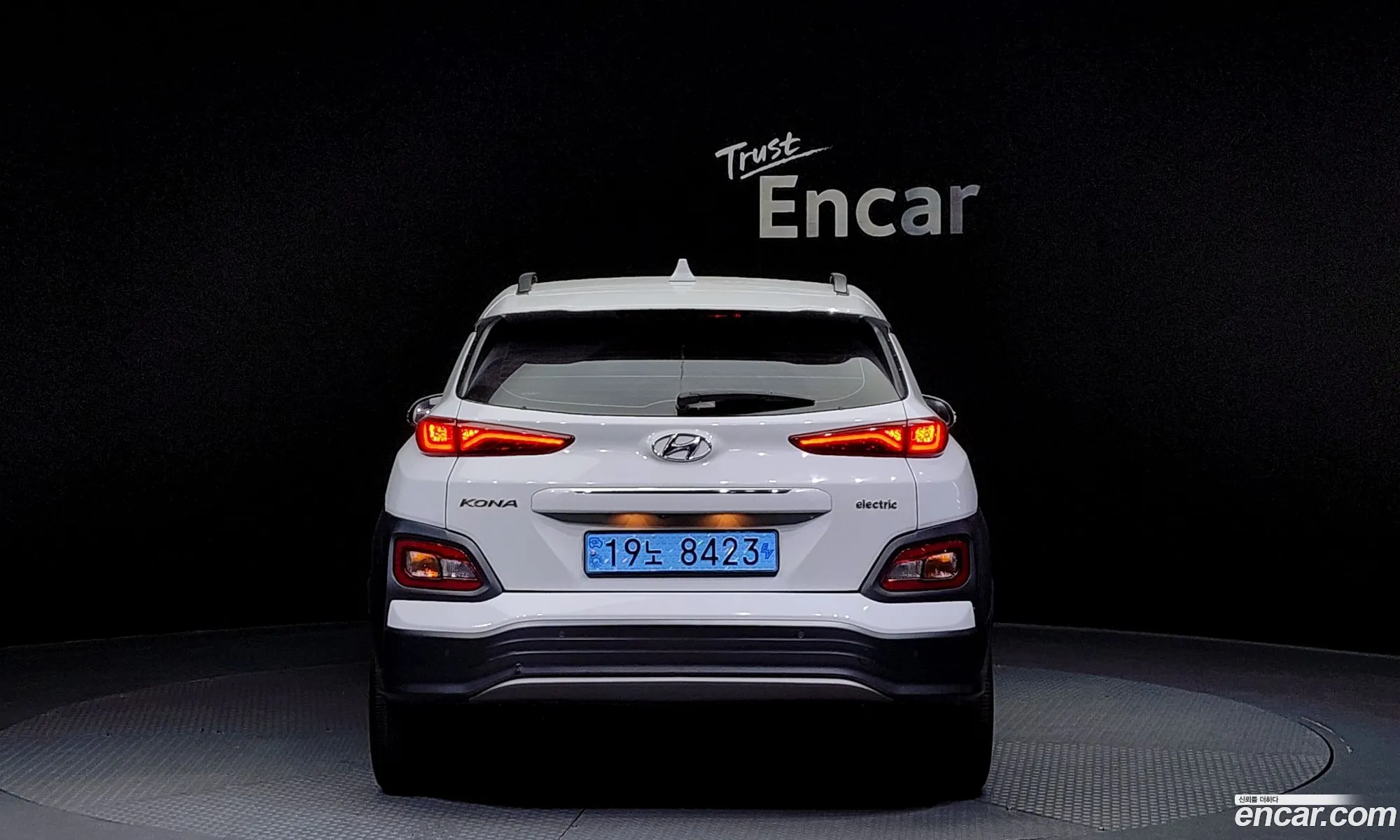 Hyundai Kona Electric Modern - фотография 12102043