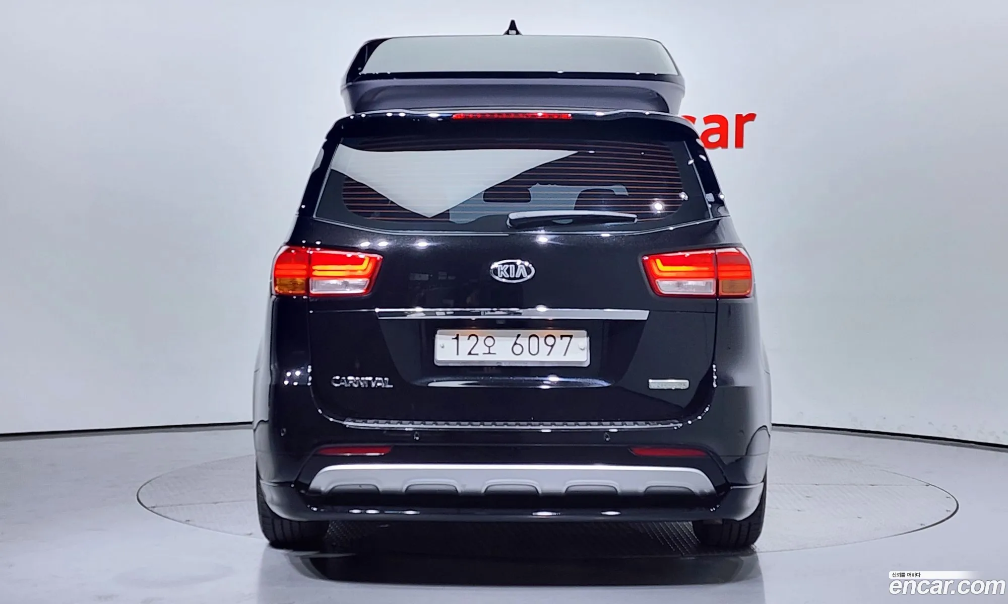 Kia Carnival 9-Seater High Limousine 2015 - фотография 11103529