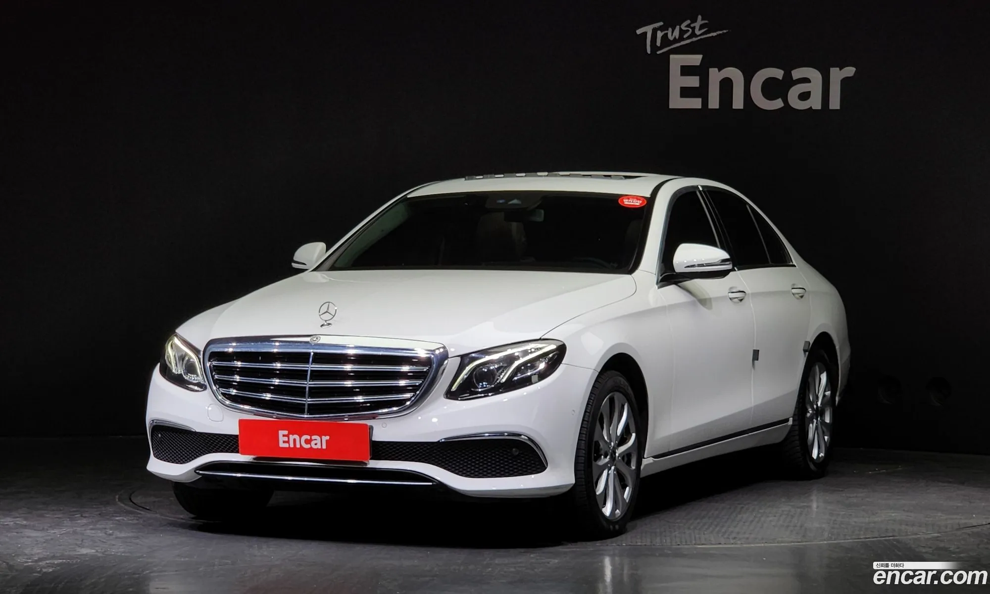 E-Class W213E220D Exclusive - фотография 17694609