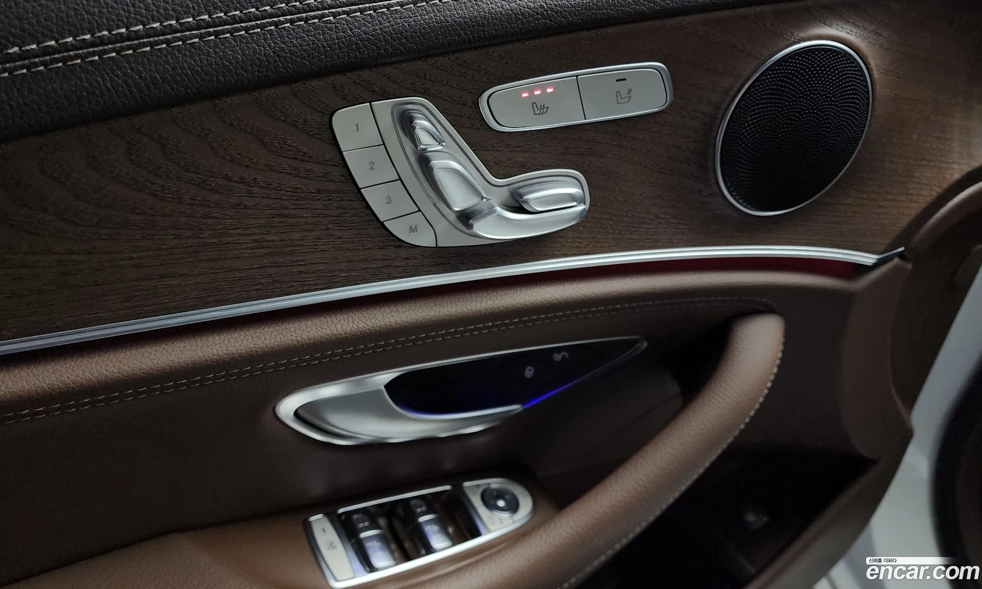 E-Class W213E220D Exclusive - фотография 17694612