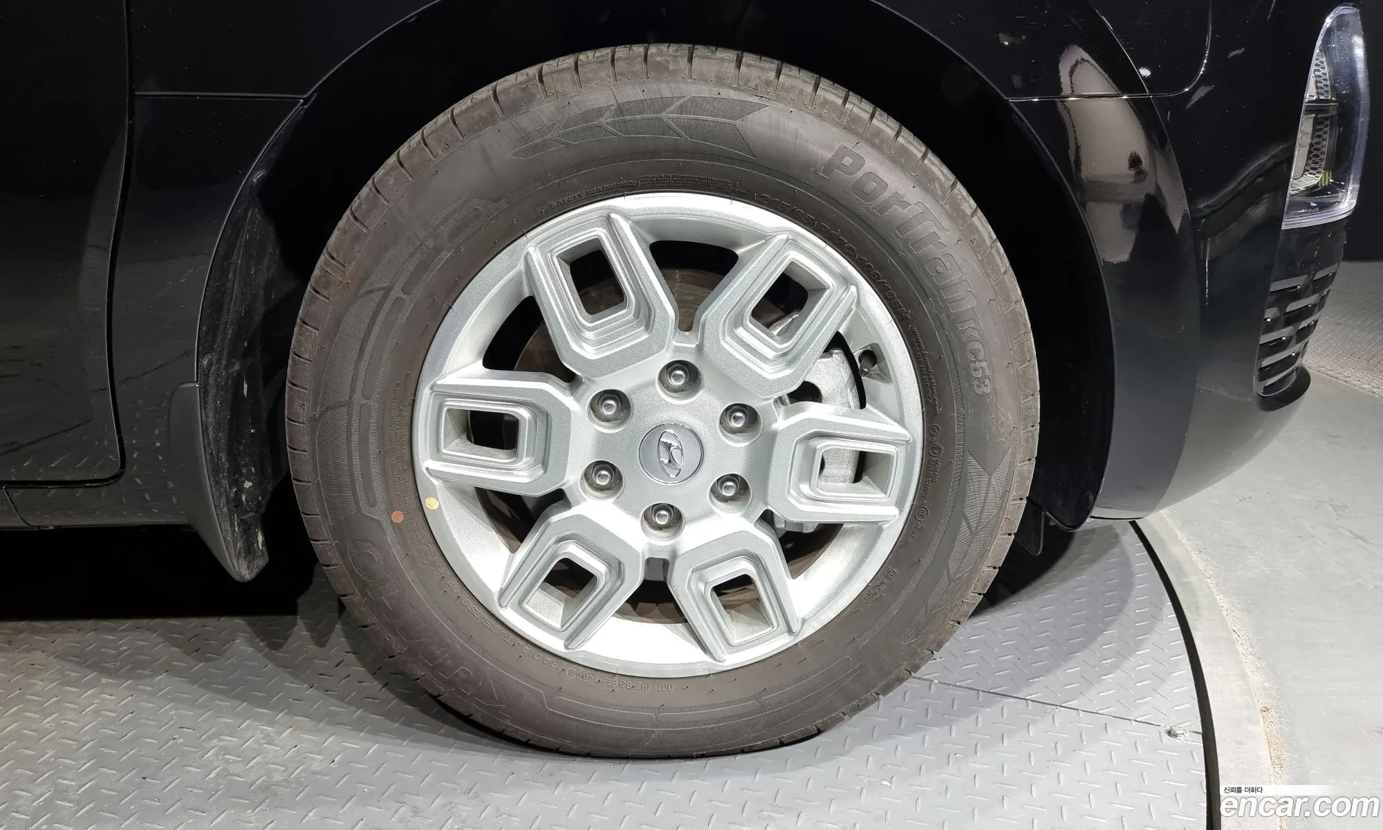 Hyundai Staria L35 Cargo 5-Seater 2023 - фотография 16019497