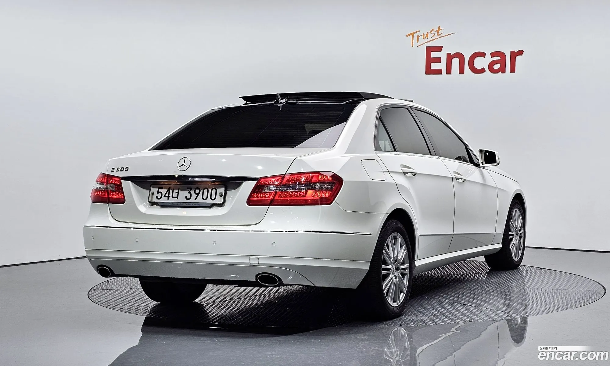 Mercedes E-Class W212 E300 Elegance - фотография 14012439