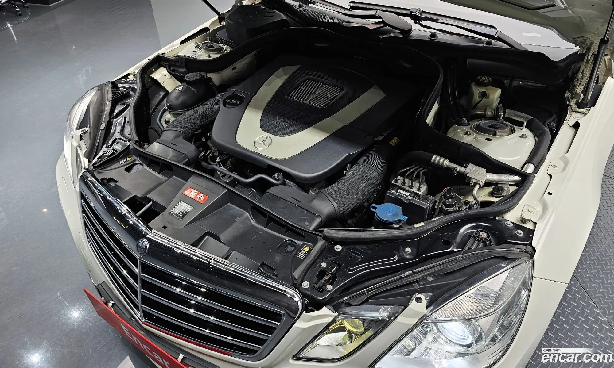Mercedes E-Class W212 E300 Elegance - фотография 14012443