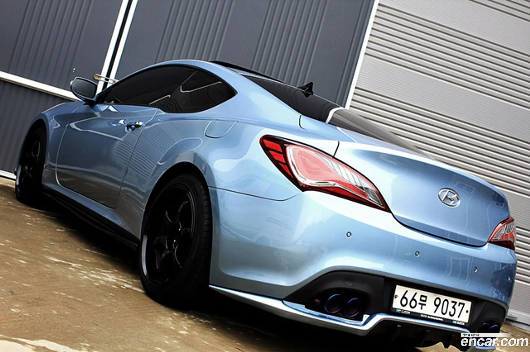 Hyundai Genesis I 200 Turbo D 2010 - фотография 18587507