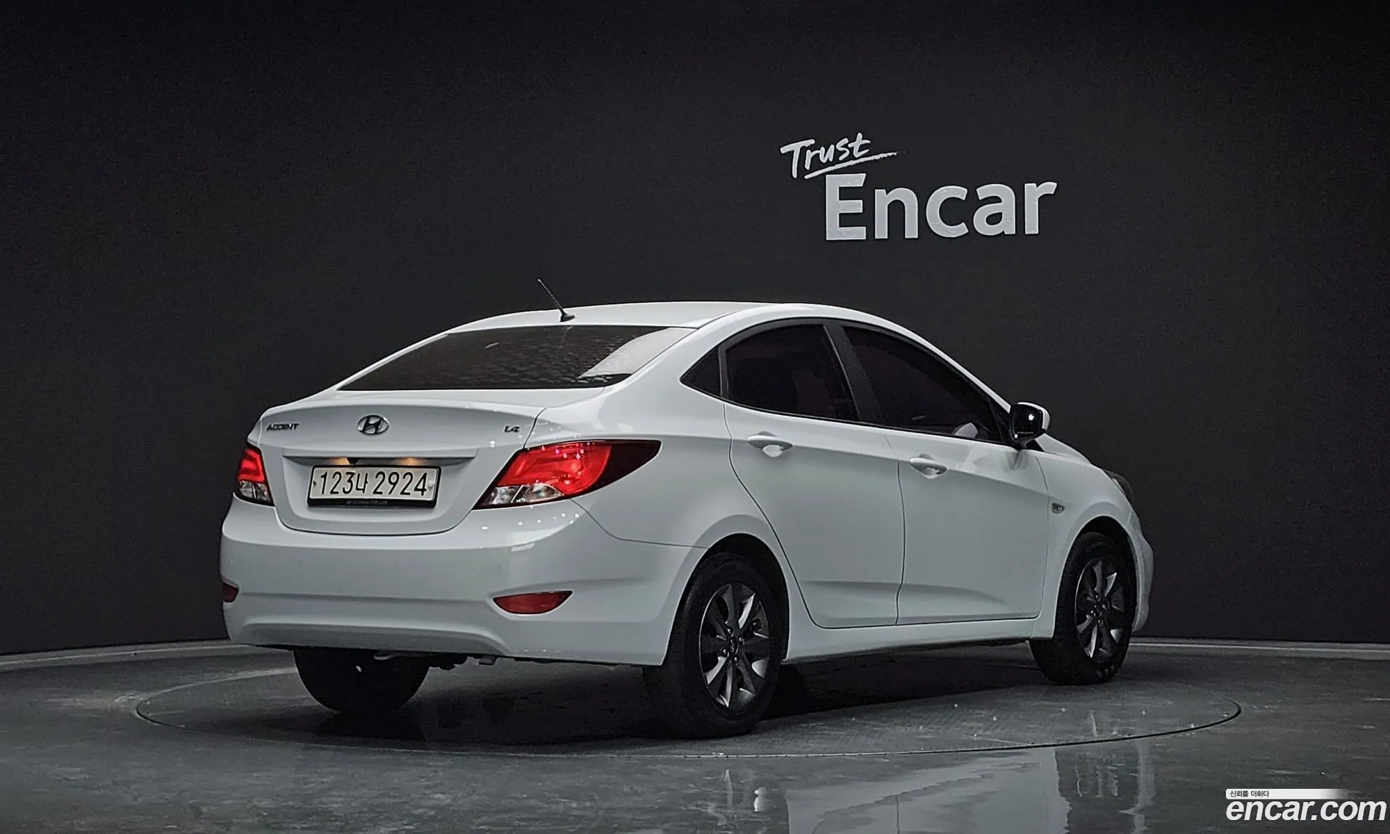 Hyundai Accent 14 Vvt Value Plus 2018 - фотография 15743640