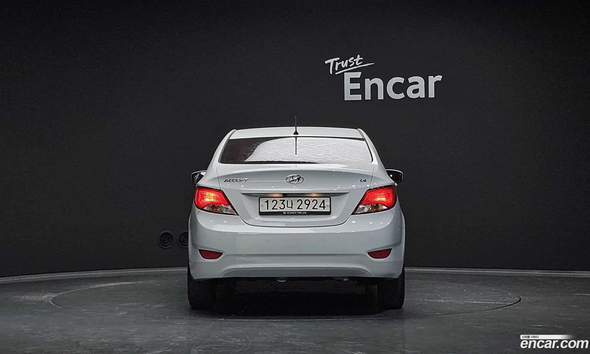 Hyundai Accent 14 Vvt Value Plus 2018 - фотография 15743644