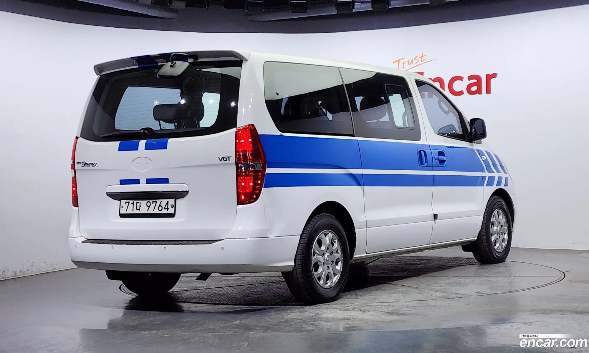 Hyundai Starex 12-Seater Wagon 2015 - фотография 17900549