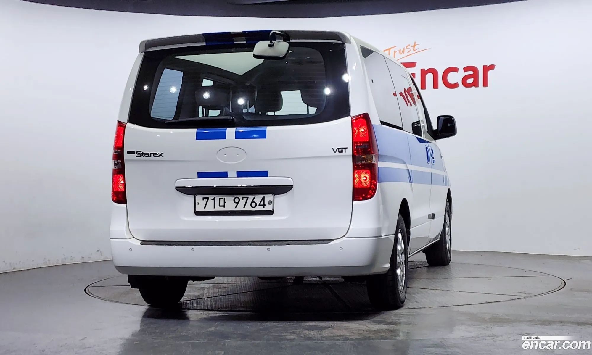 Hyundai Starex 12-Seater Wagon 2015 - фотография 17900553