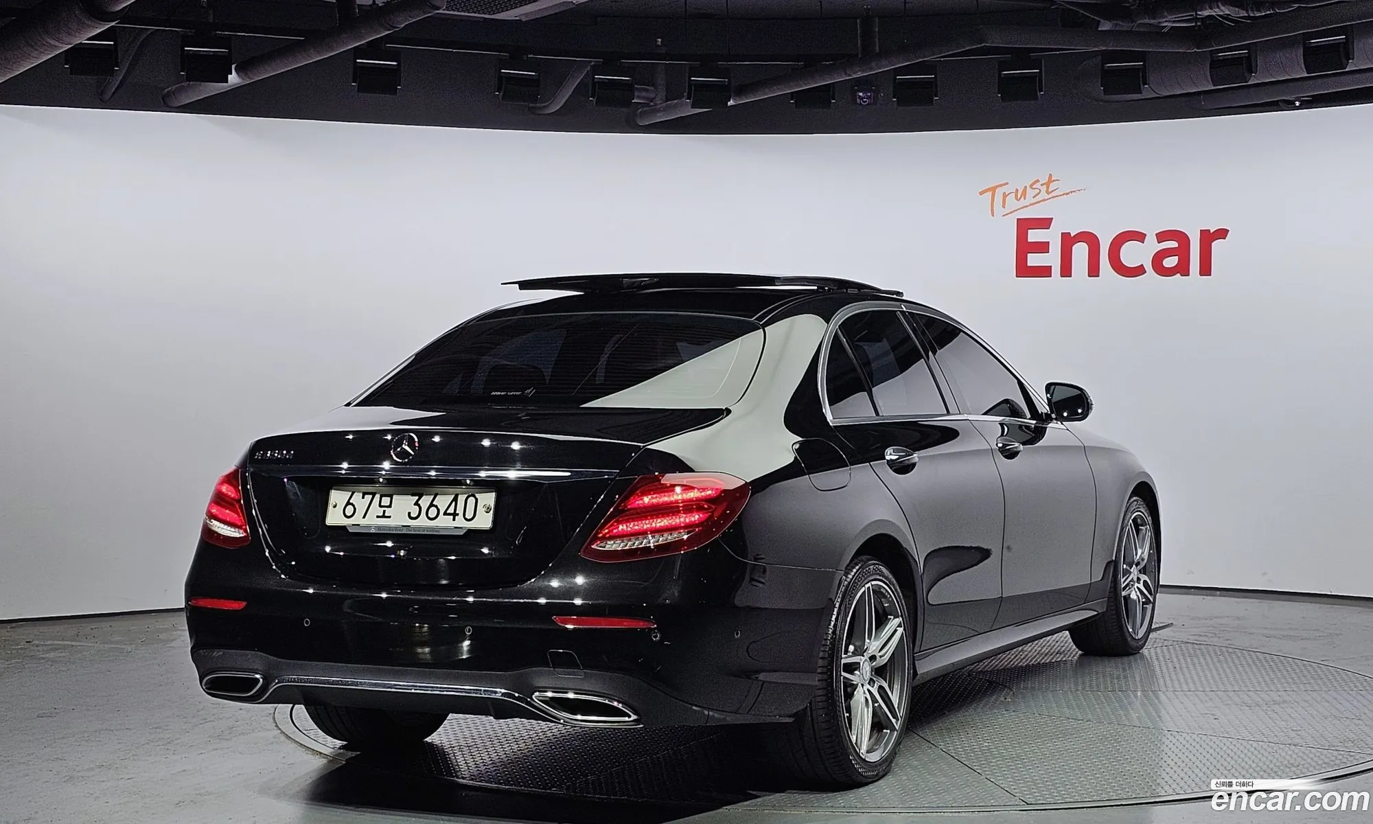 Mercedes-Benz E-Klasse E350D 2017 - фотография 12067346