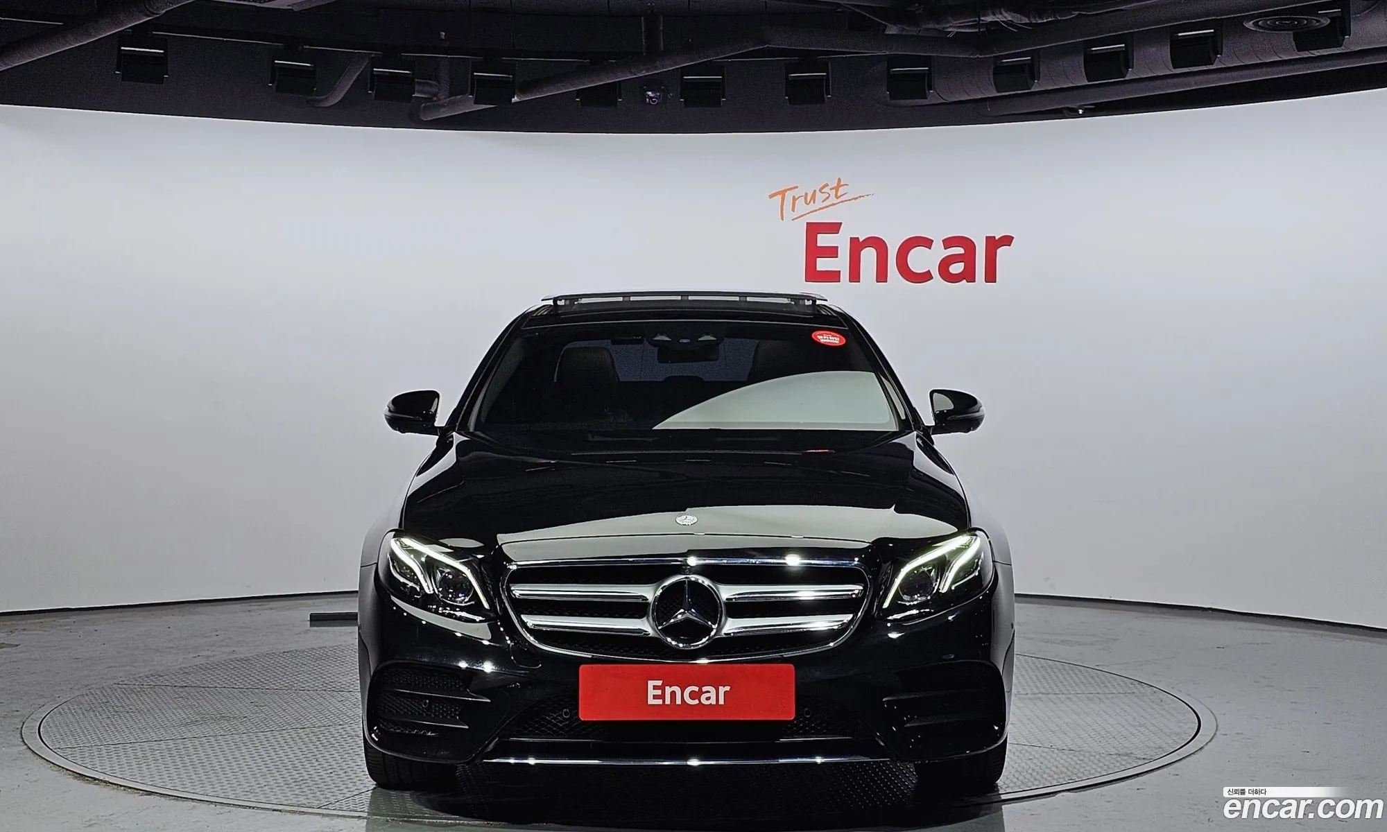 Mercedes-Benz E-Klasse E350D 2017 - фотография 12067347