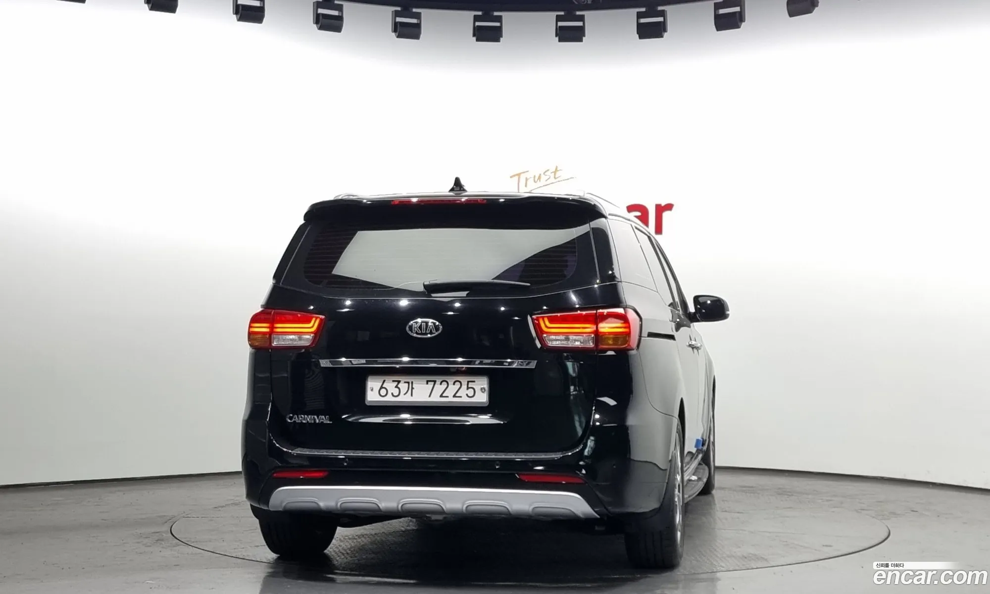 Kia Carnival 9-Seater Prestige 2018 - фотография 18383865
