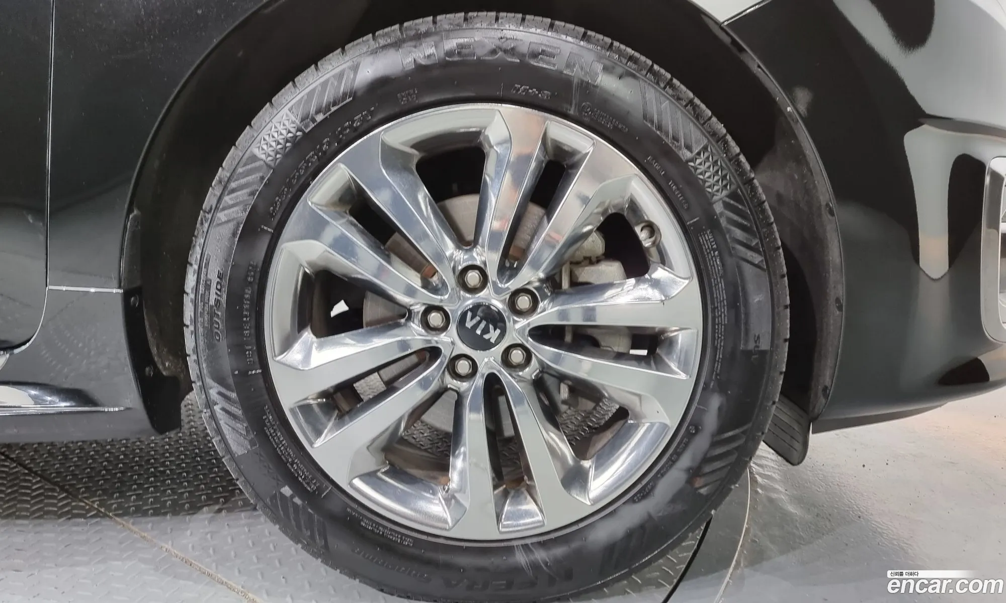 Kia Carnival 9-Seater Noblesse 2015 - фотография 11302432