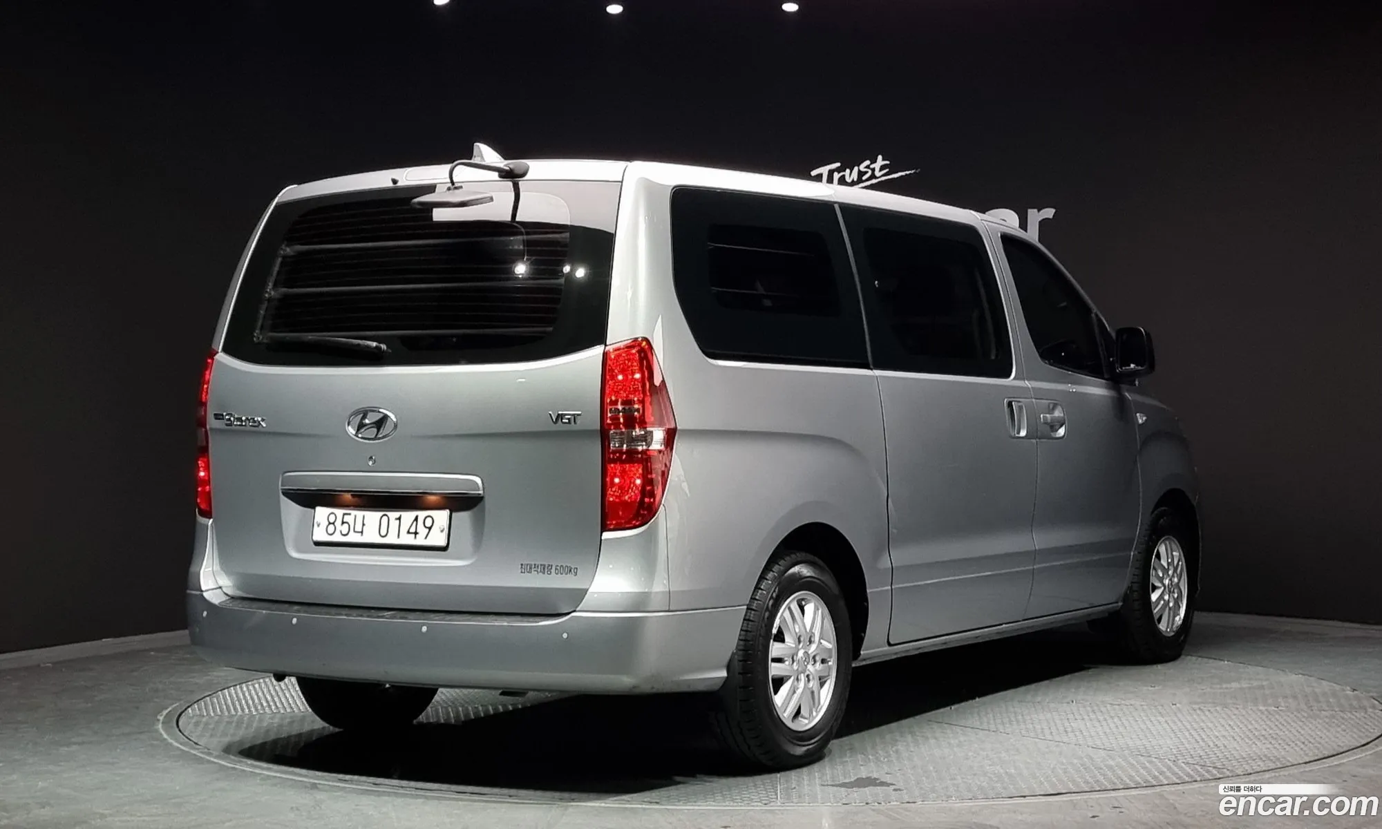 Hyundai Starex 5 Seater Van 2018 - фотография 11834726