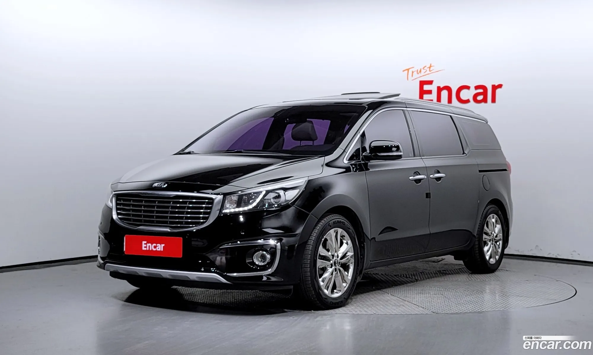 Kia Carnival 9-Seater Prestige 2015 - фотография 15713406