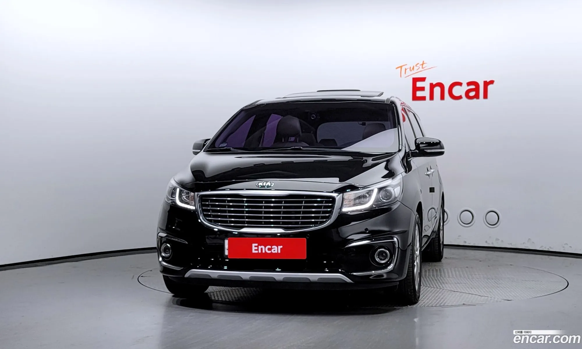 Kia Carnival 9-Seater Prestige 2015 - фотография 15713409