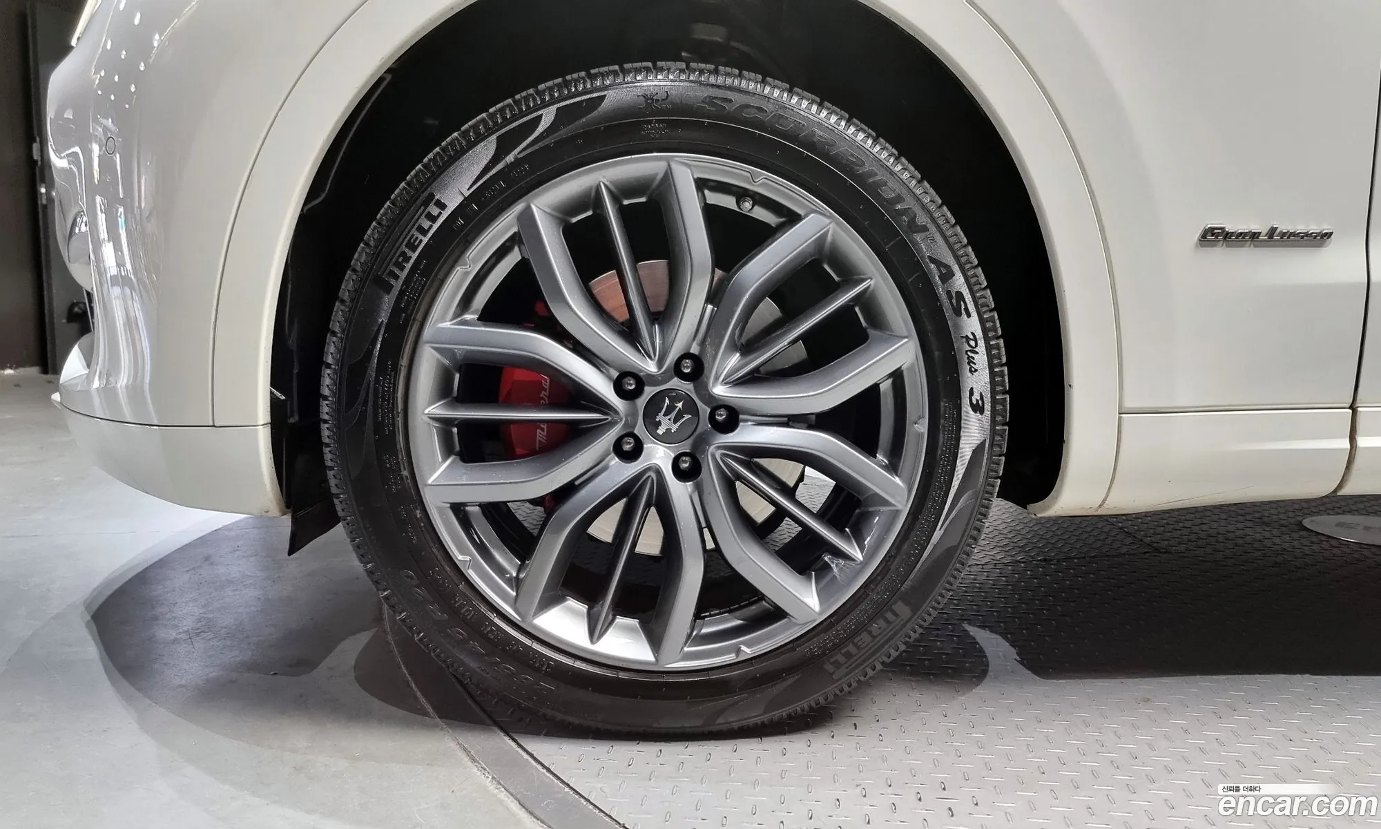 Maserati Levante I 30 Awd Granlusso 2019 - фотография 3723347
