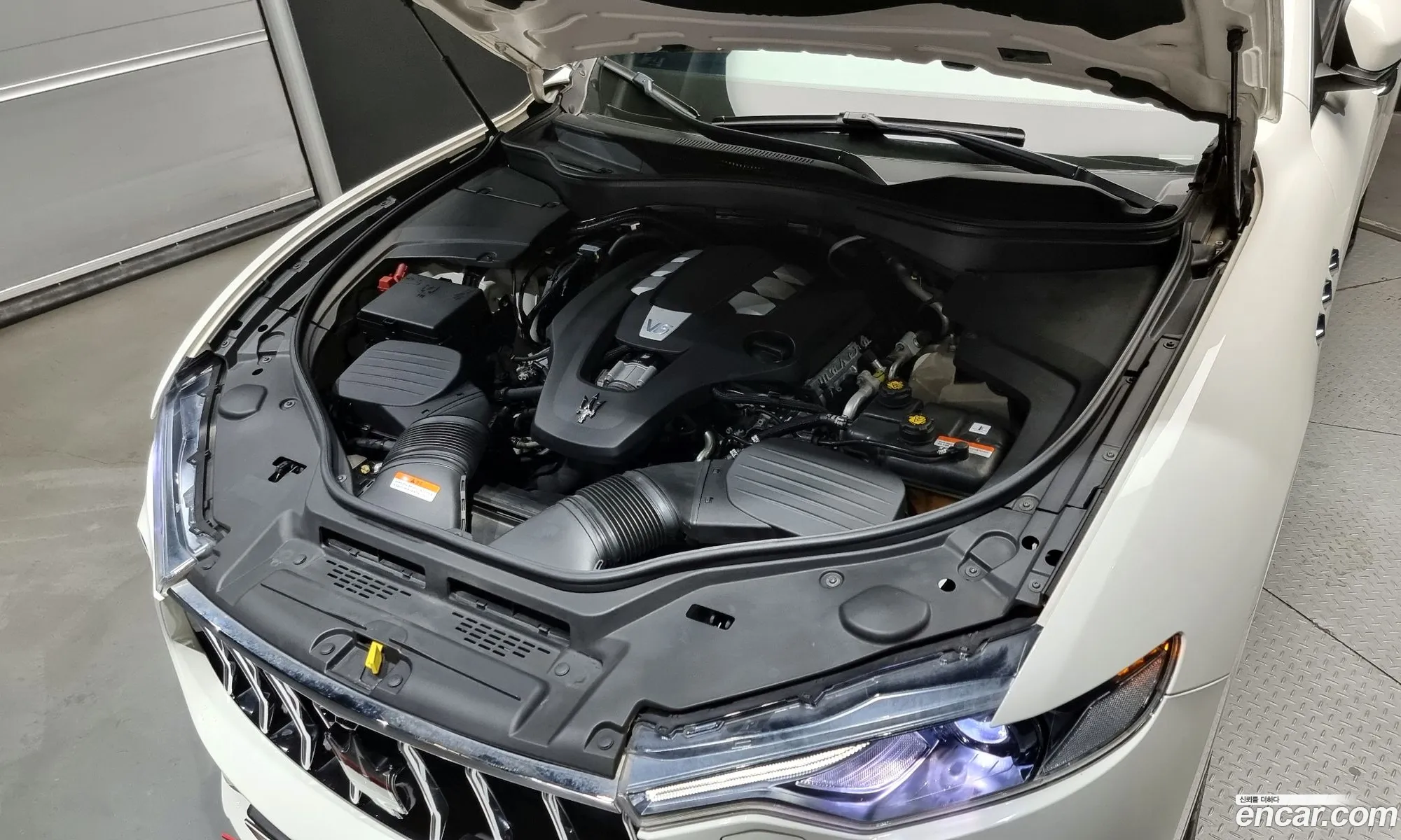 Maserati Levante I 30 Awd Granlusso 2019 - фотография 3723348
