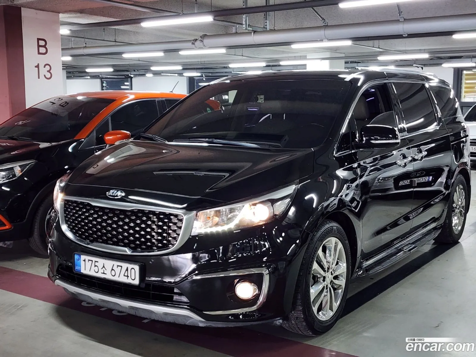 Kia Carnival 7-Seater Limousine 2018 - фотография 12620905
